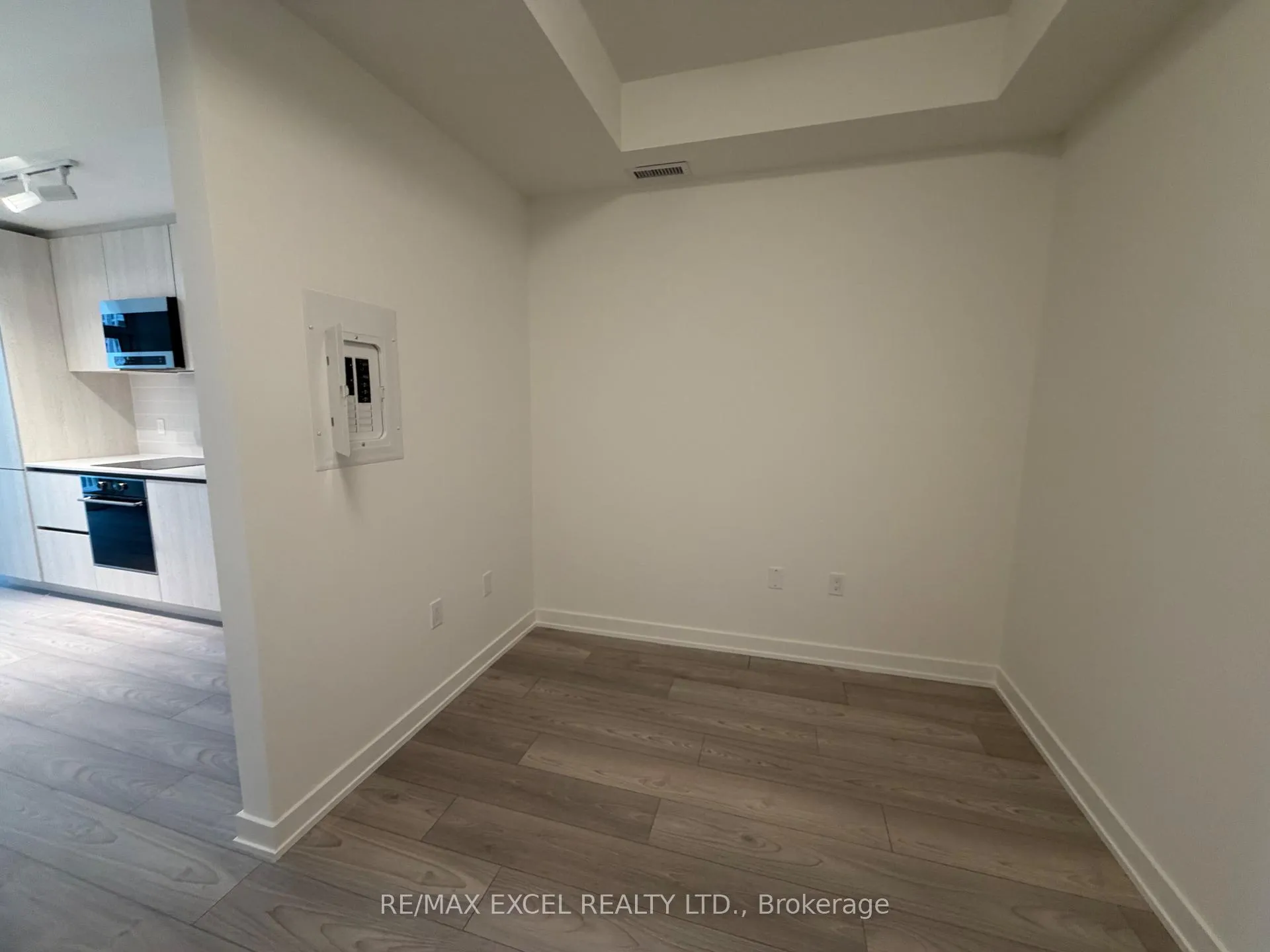 Photo 5 of Unit 2203S, 110 Broadway Avenue, Toronto, Mount Pleasant West — HOMEH