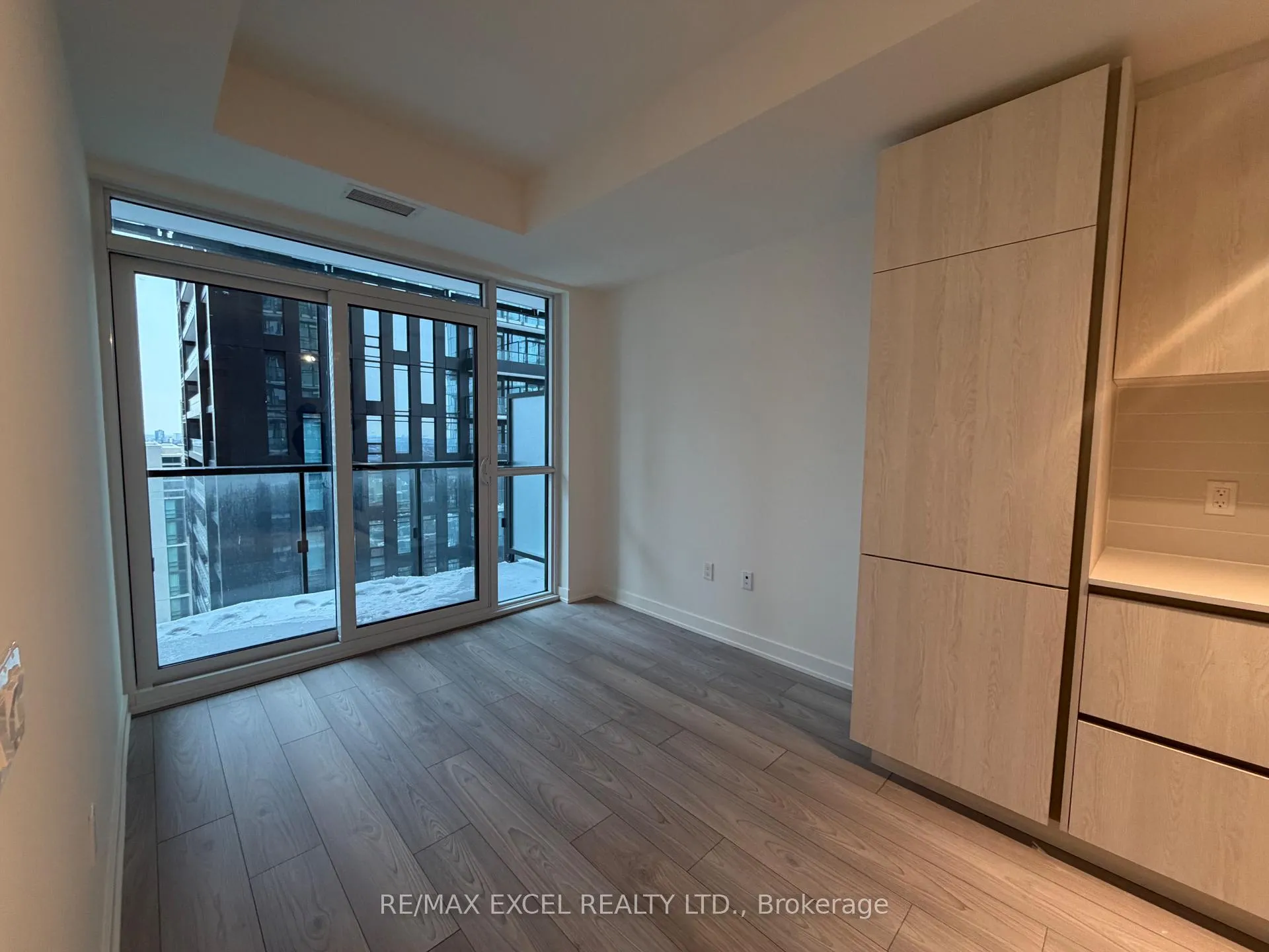 Photo 6 of Unit 2203S, 110 Broadway Avenue, Toronto, Mount Pleasant West — HOMEH