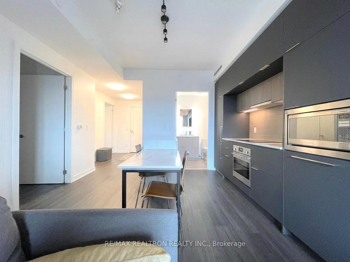 Photo 5 of Unit 804, 185 Alberta Avenue, Toronto, Oakwood Village — HOMEH
