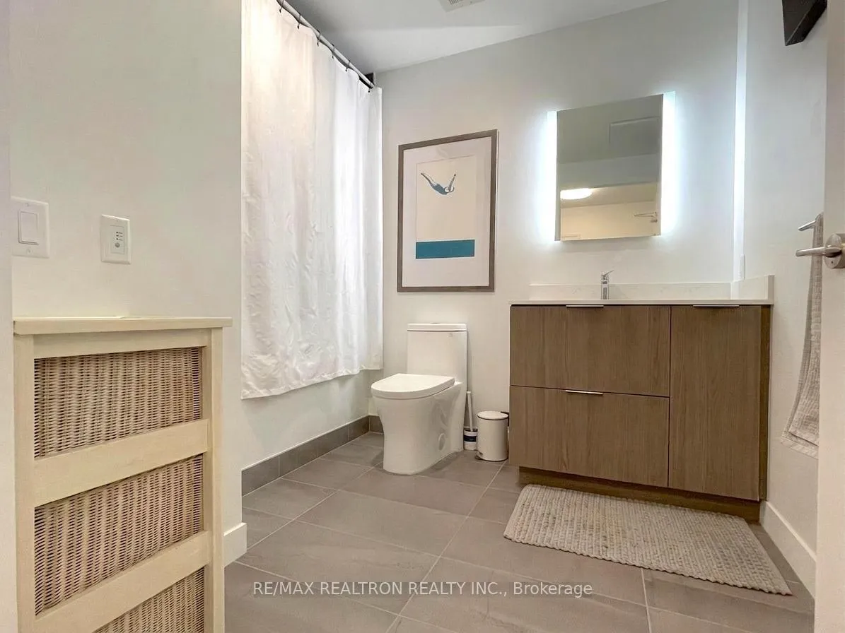Photo 7 of Unit 804, 185 Alberta Avenue, Toronto, Oakwood Village — HOMEH