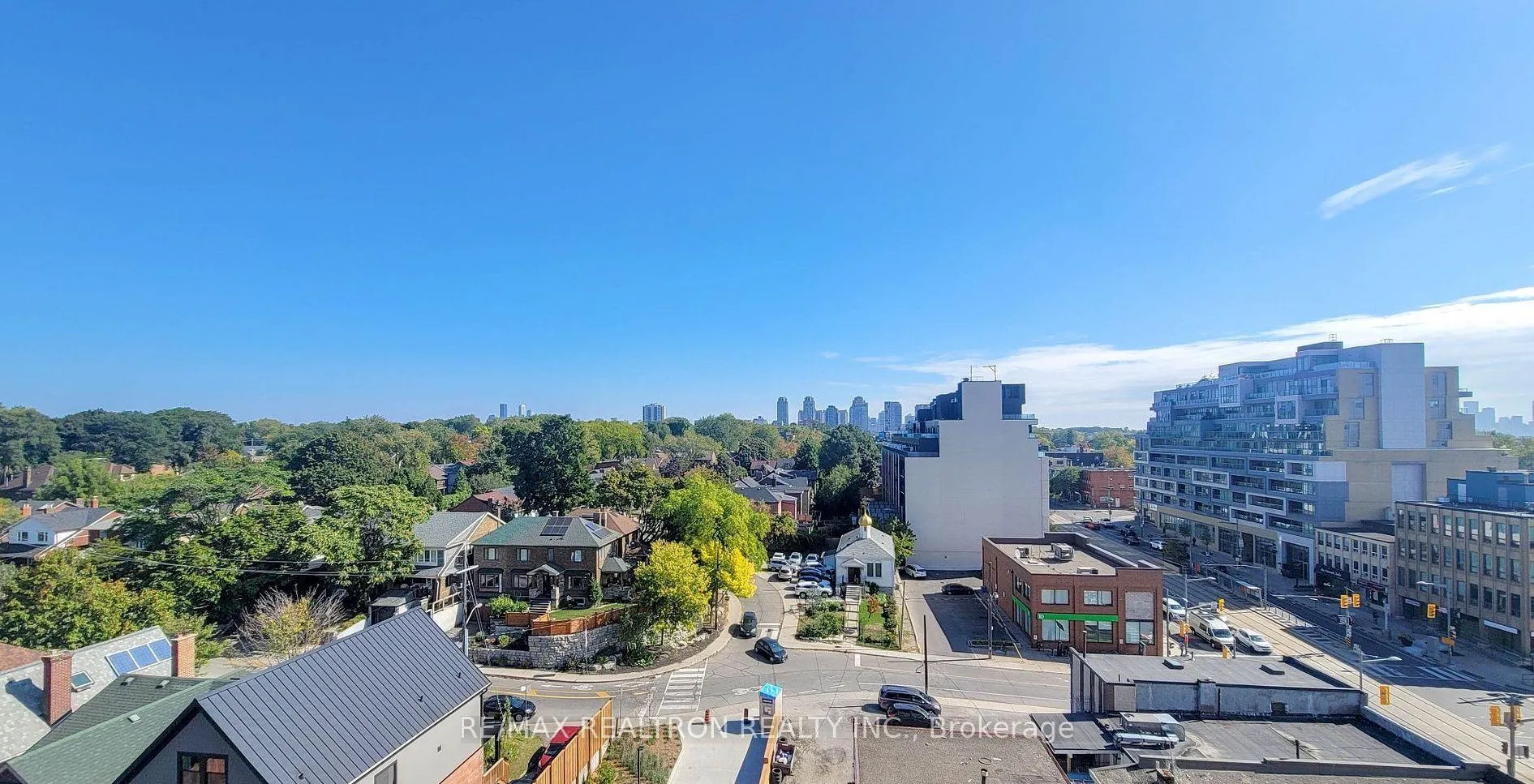 Photo 10 of Unit 804, 185 Alberta Avenue, Toronto, Oakwood Village — HOMEH