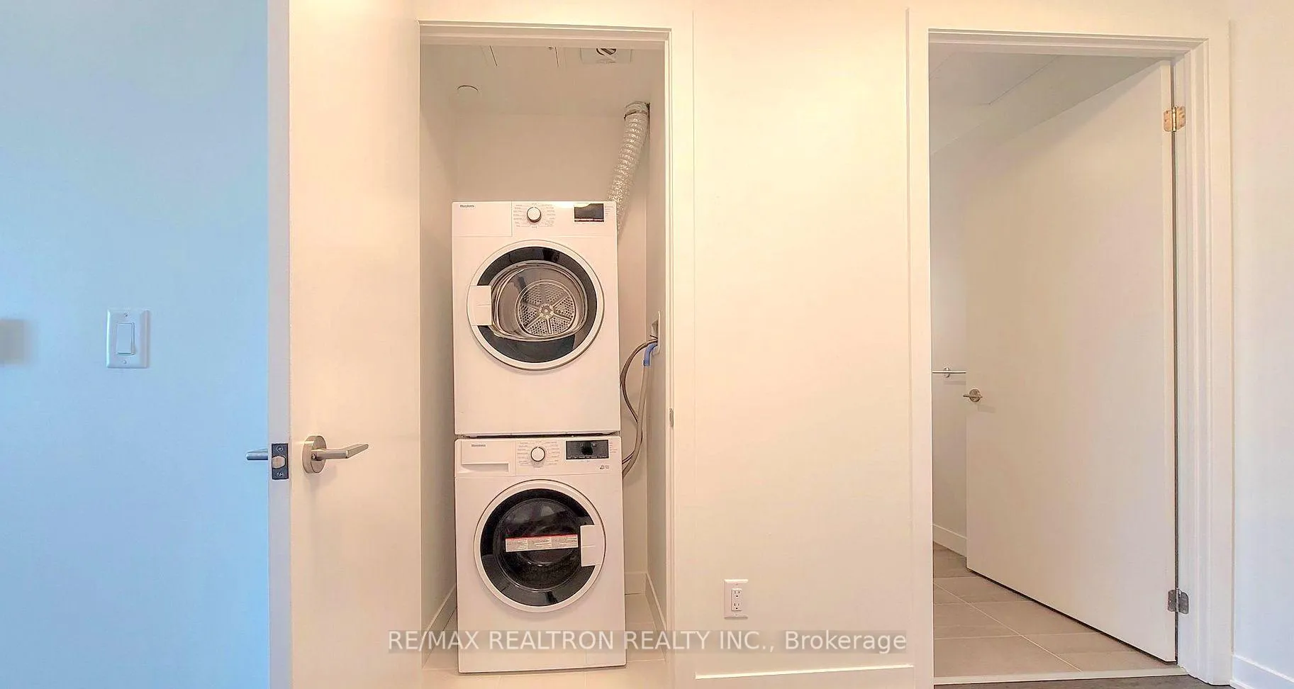 Photo 13 of Unit 804, 185 Alberta Avenue, Toronto, Oakwood Village — HOMEH