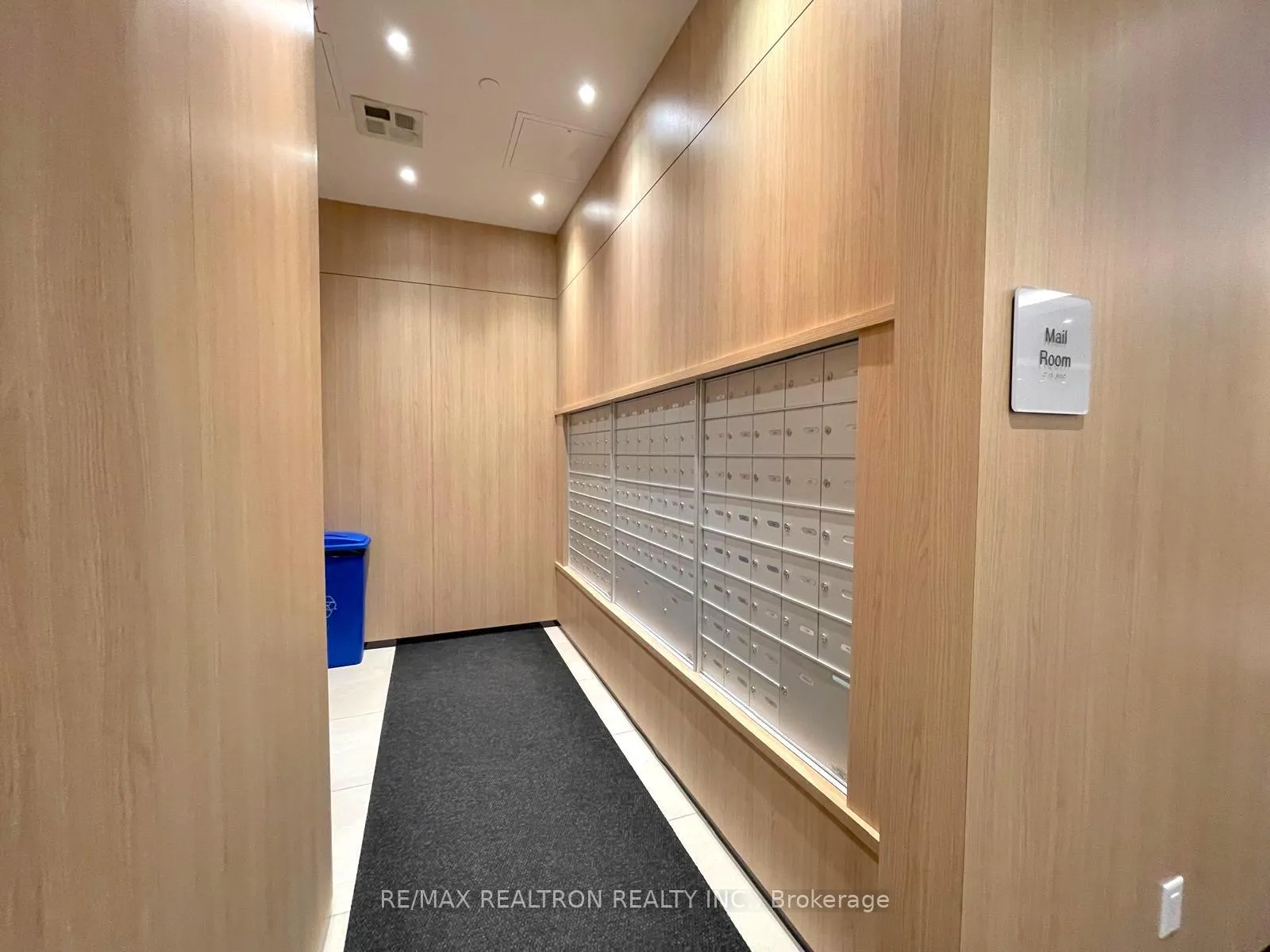 Photo 24 of Unit 804, 185 Alberta Avenue, Toronto, Oakwood Village — HOMEH