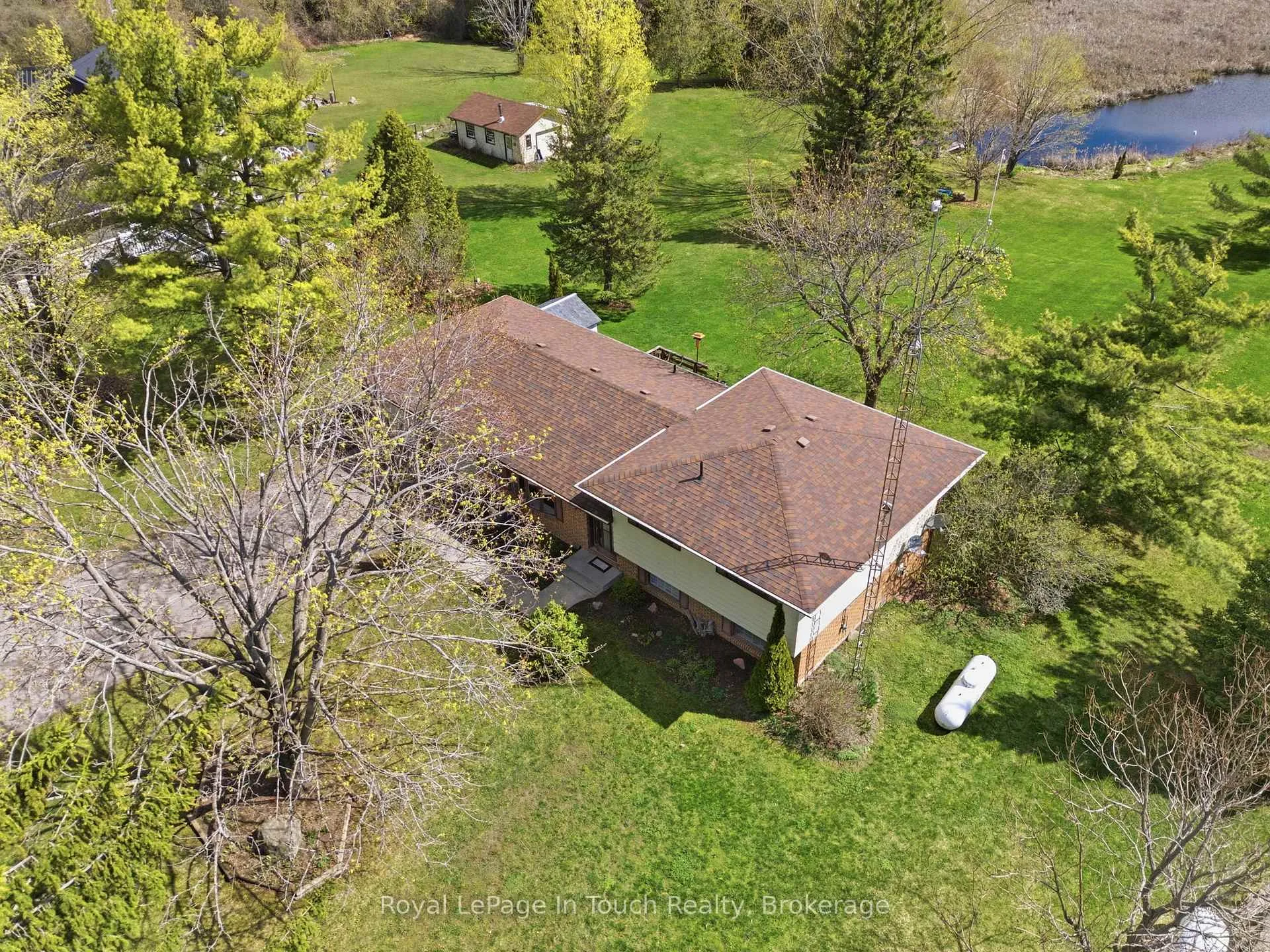 Photo 2 of 23 Wispi Shore Road, Kawartha Lakes, Lindsay — HOMEH