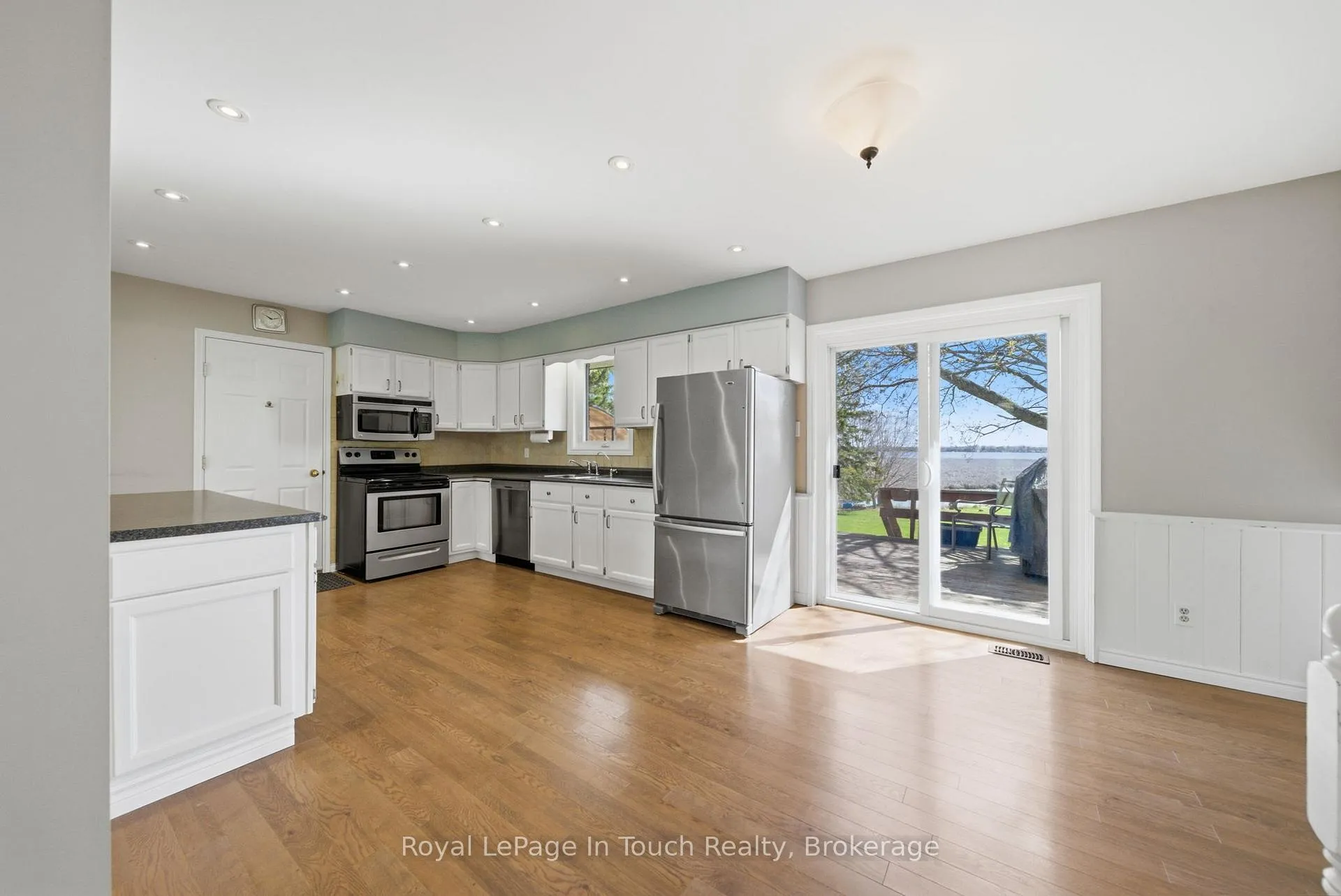 Photo 5 of 23 Wispi Shore Road, Kawartha Lakes, Lindsay — HOMEH