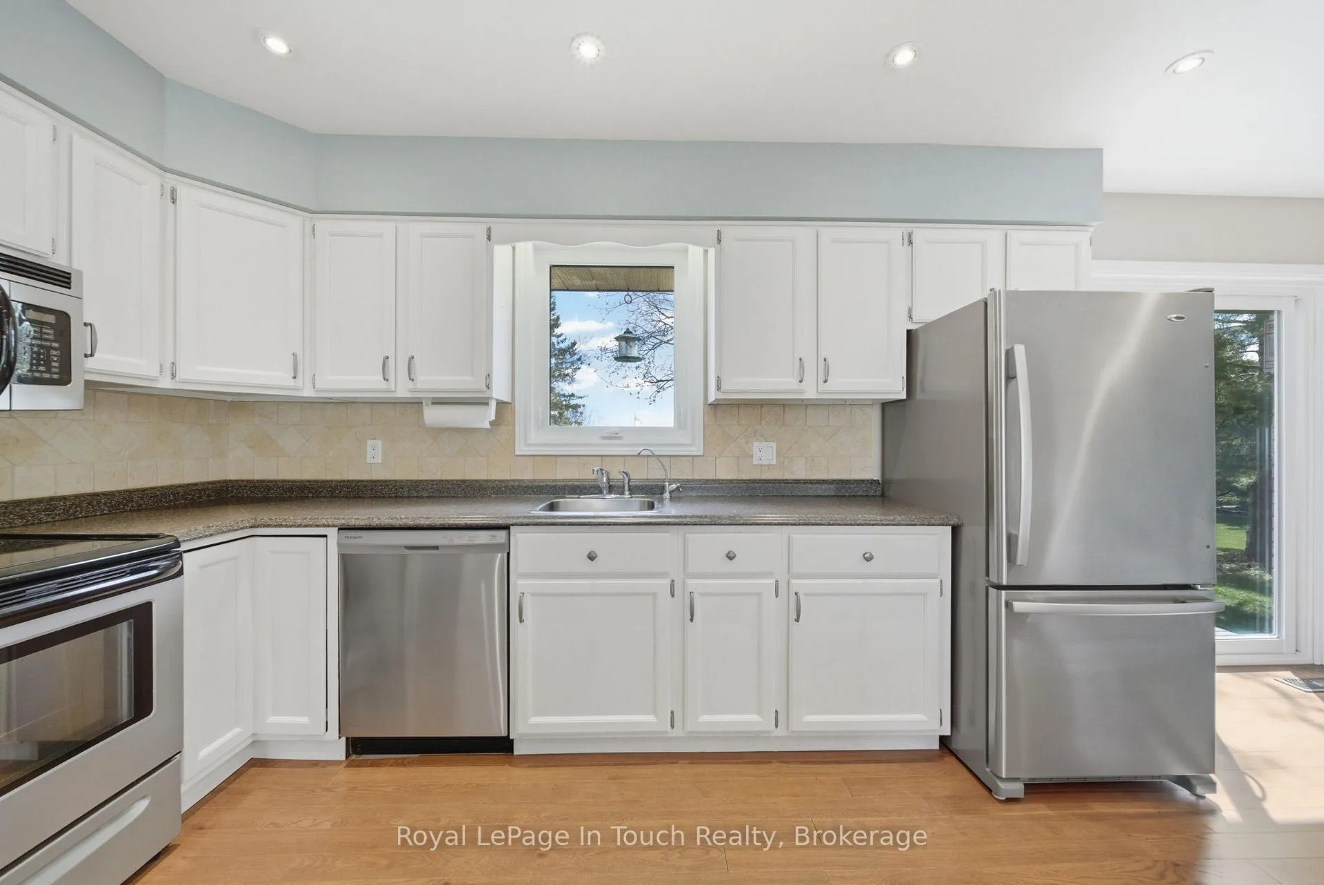 Photo 6 of 23 Wispi Shore Road, Kawartha Lakes, Lindsay — HOMEH