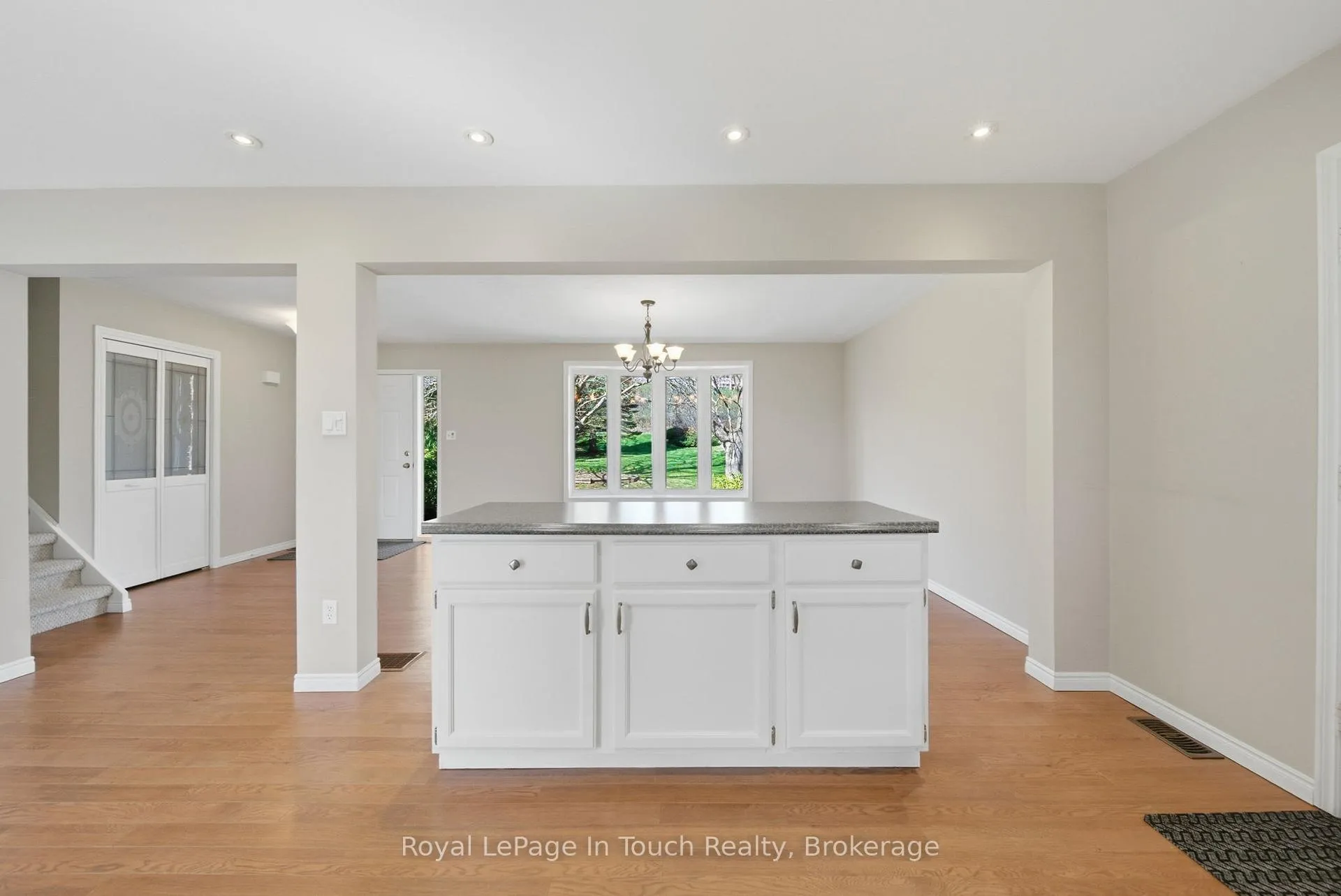 Photo 8 of 23 Wispi Shore Road, Kawartha Lakes, Lindsay — HOMEH