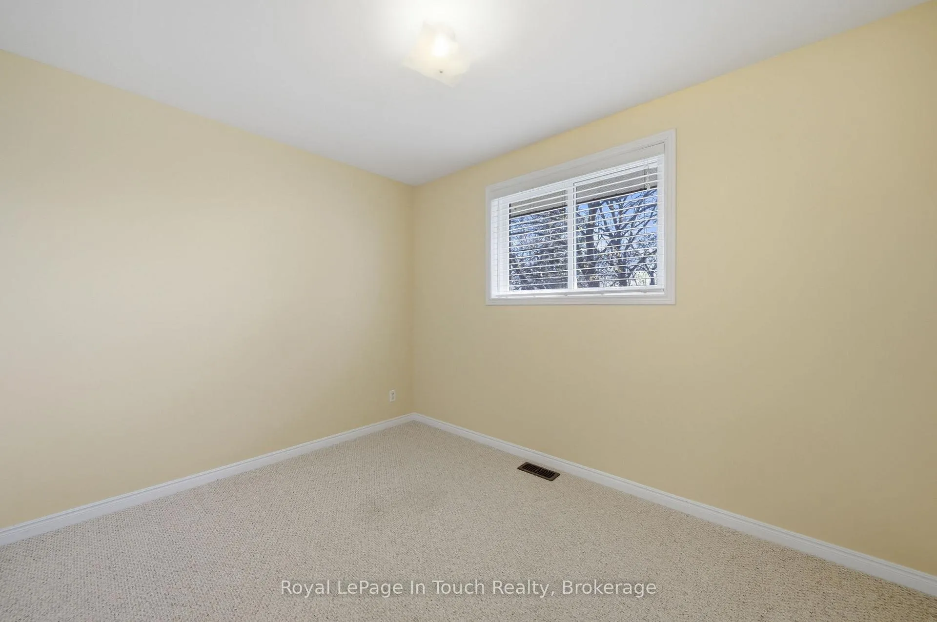 Photo 21 of 23 Wispi Shore Road, Kawartha Lakes, Lindsay — HOMEH