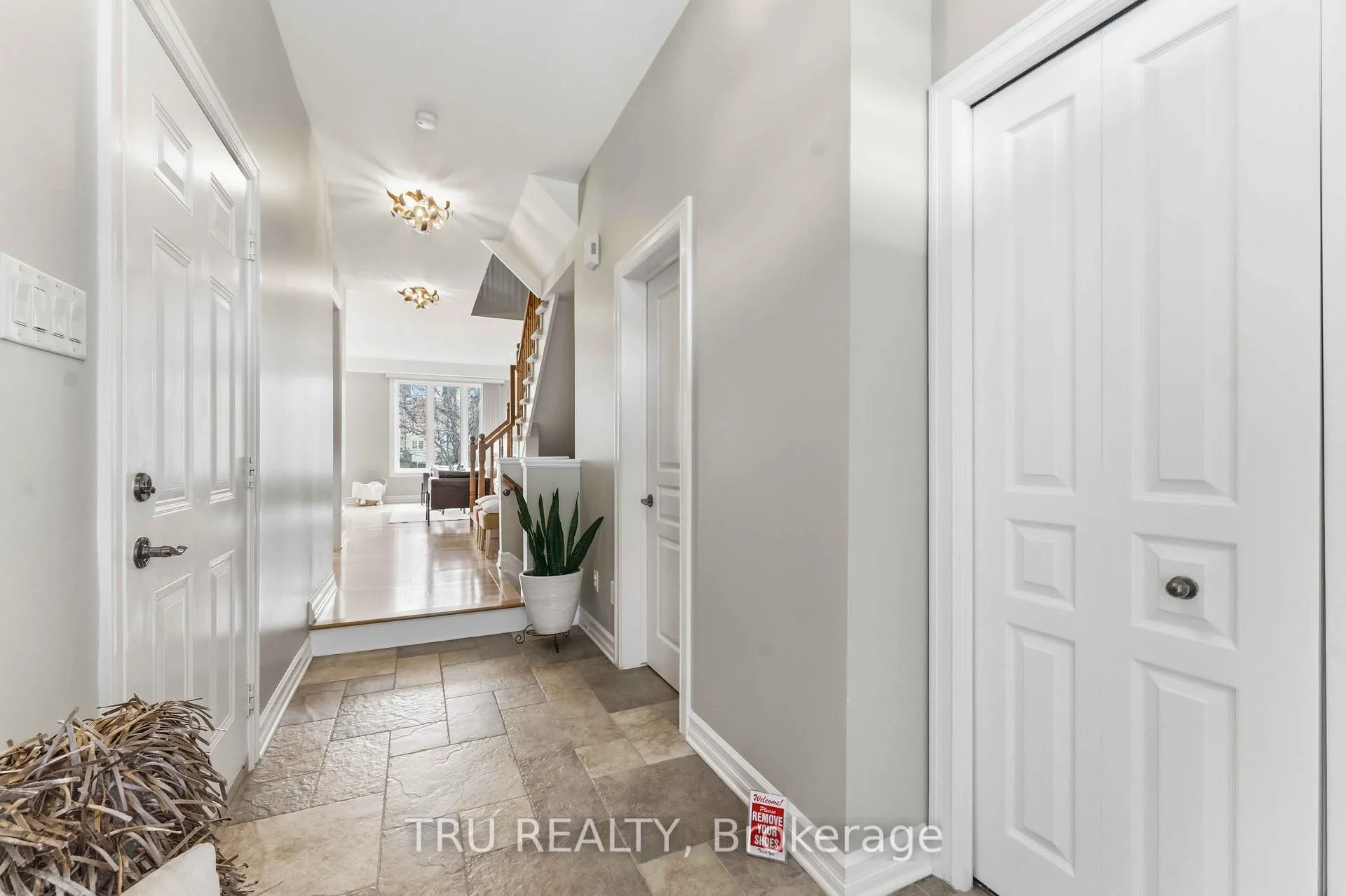 Photo 2 of 449 Celtic Ridge Crescent, Ottawa, Kanata - Morgan's Grant/South March — HOMEH
