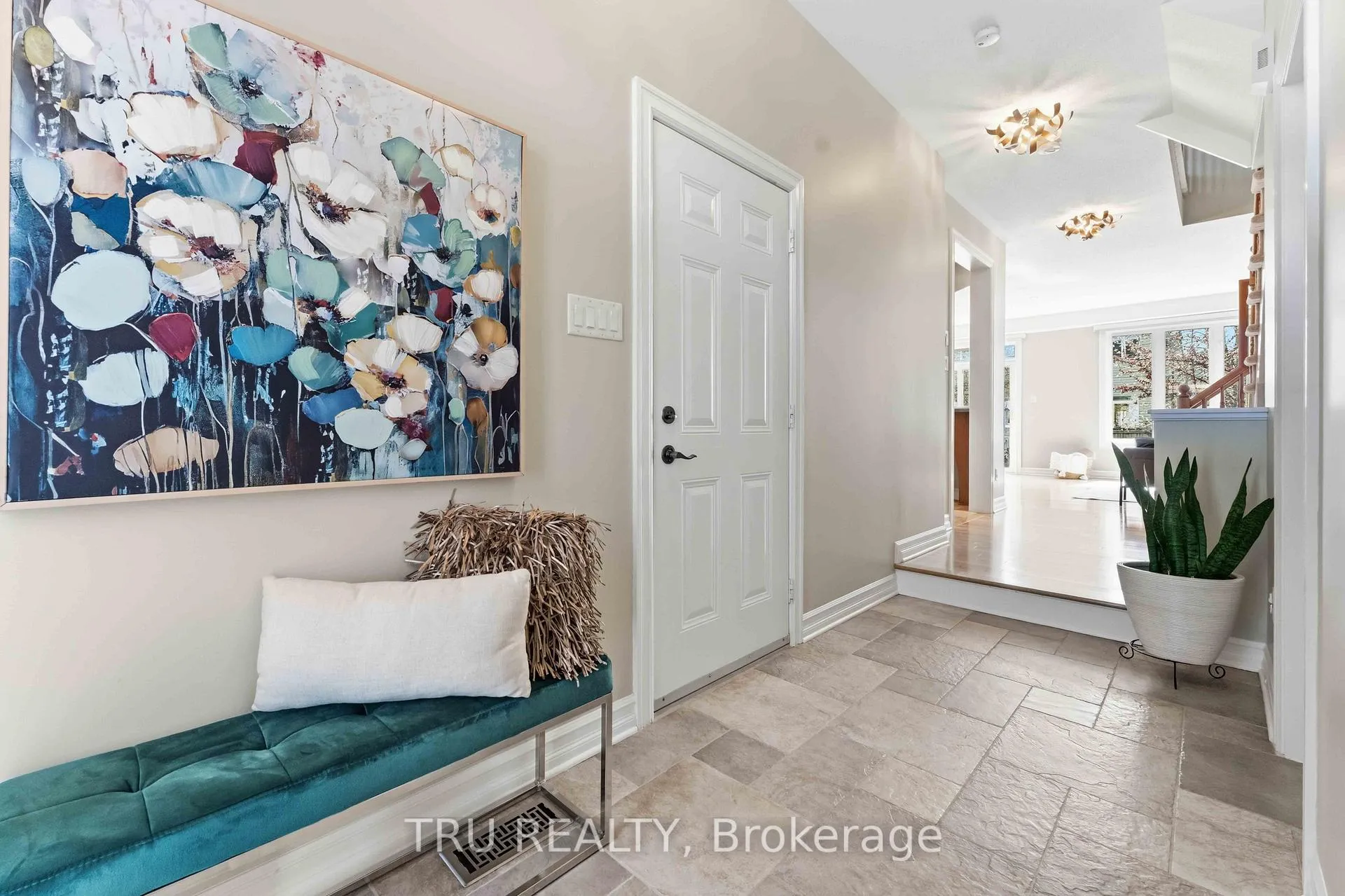 Photo 3 of 449 Celtic Ridge Crescent, Ottawa, Kanata - Morgan's Grant/South March — HOMEH
