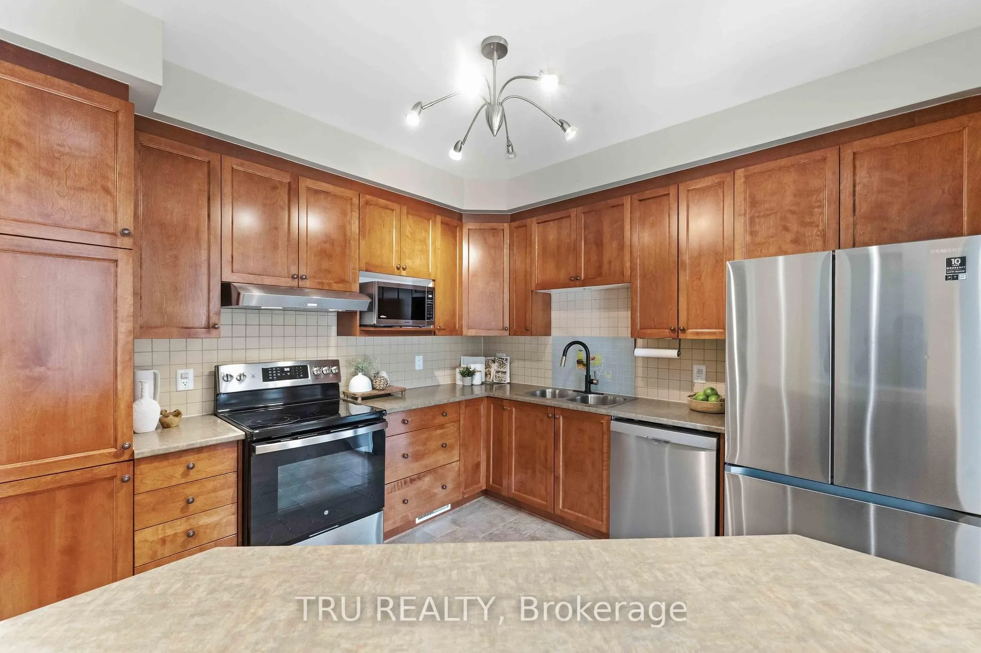 Photo 10 of 449 Celtic Ridge Crescent, Ottawa, Kanata - Morgan's Grant/South March — HOMEH
