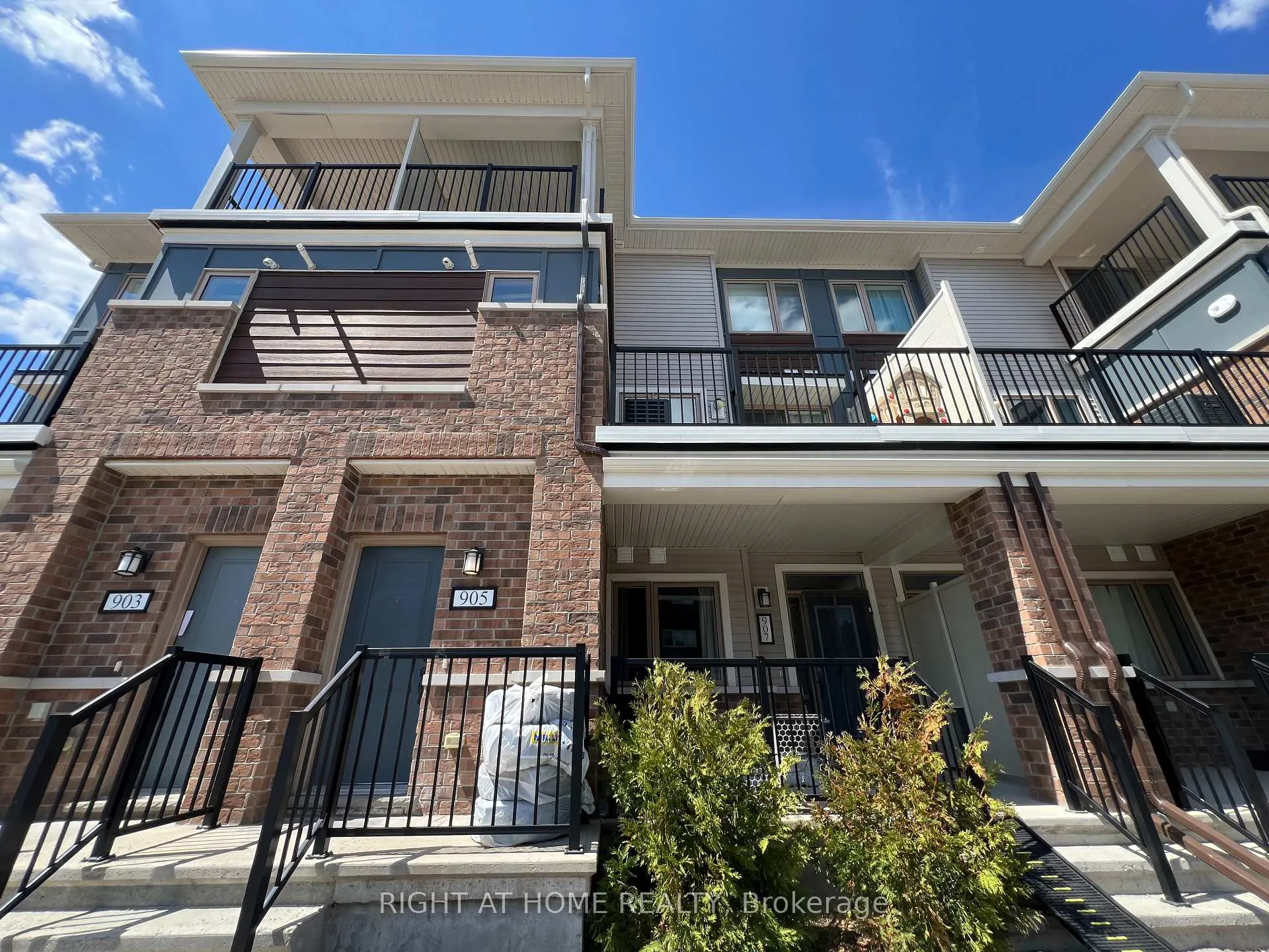 Photo 1 of 905 Nautilus Private, Ottawa, Kanata - Emerald Meadows/Trailwest — HOMEH
