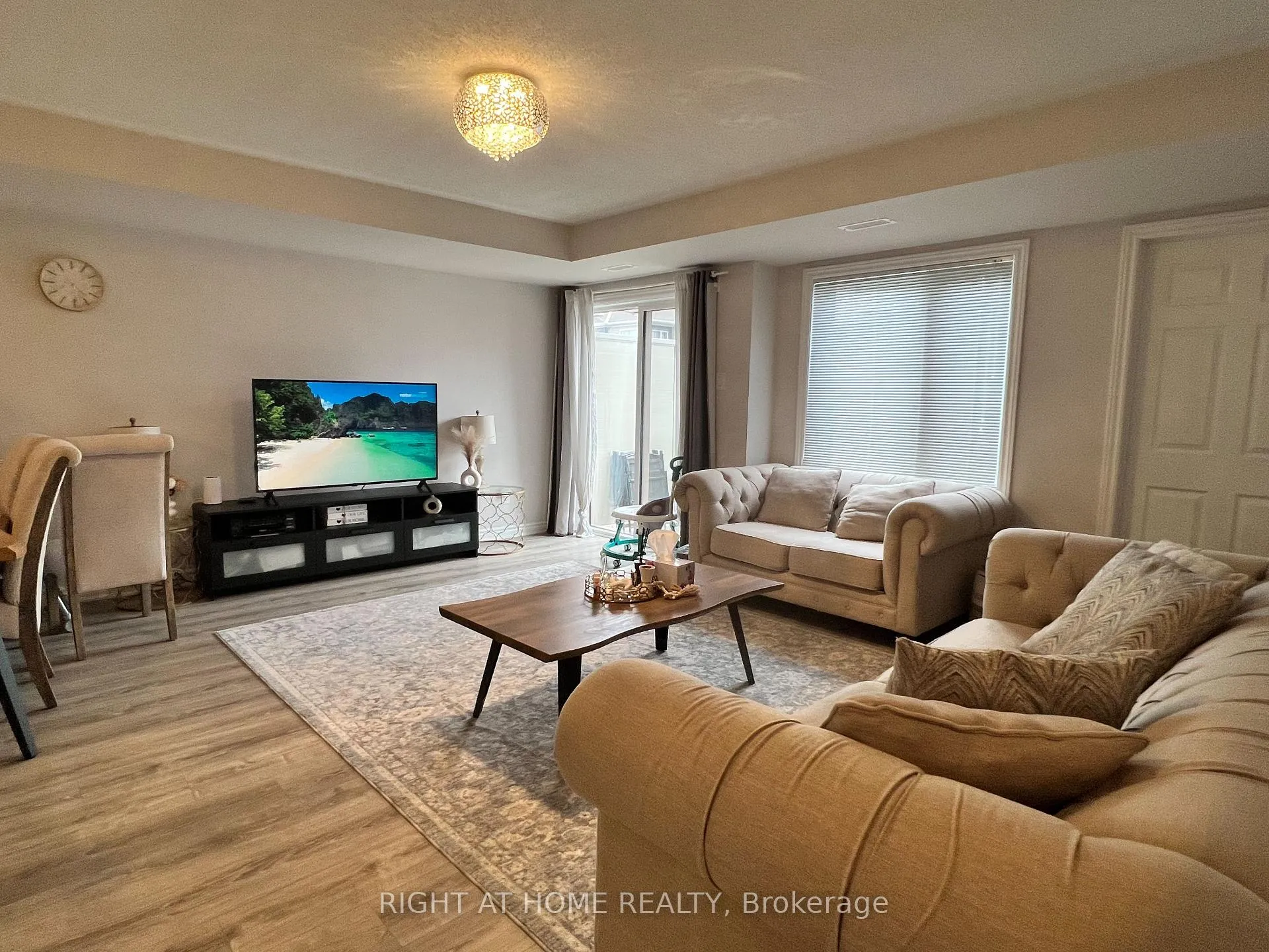 Photo 2 of 905 Nautilus Private, Ottawa, Kanata - Emerald Meadows/Trailwest — HOMEH