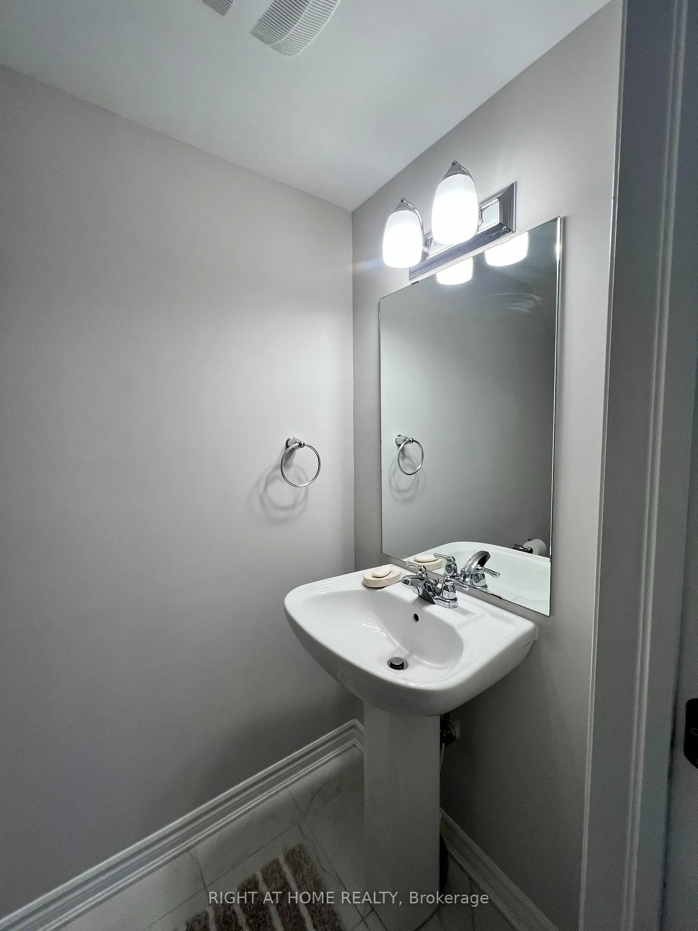 Photo 6 of 905 Nautilus Private, Ottawa, Kanata - Emerald Meadows/Trailwest — HOMEH