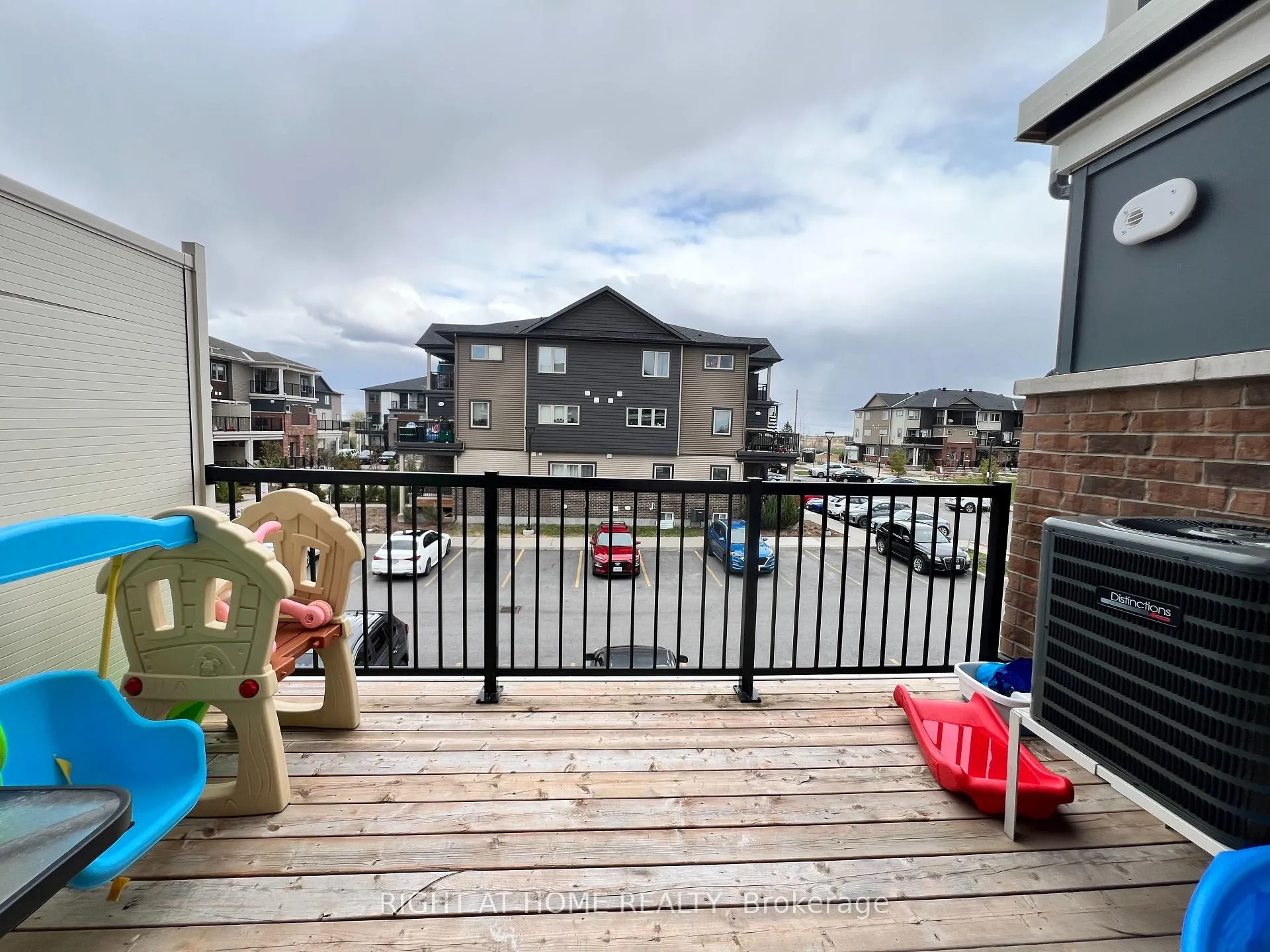 Photo 7 of 905 Nautilus Private, Ottawa, Kanata - Emerald Meadows/Trailwest — HOMEH