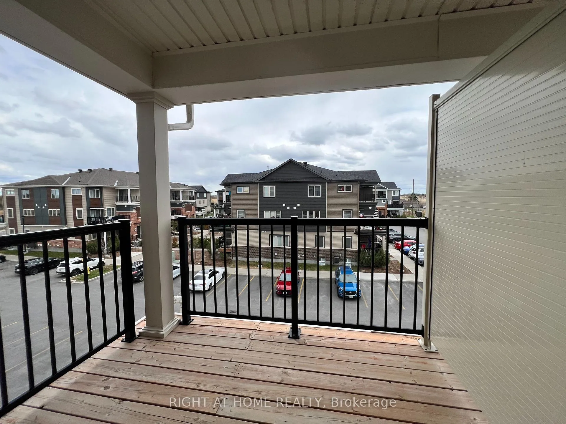 Photo 13 of 905 Nautilus Private, Ottawa, Kanata - Emerald Meadows/Trailwest — HOMEH