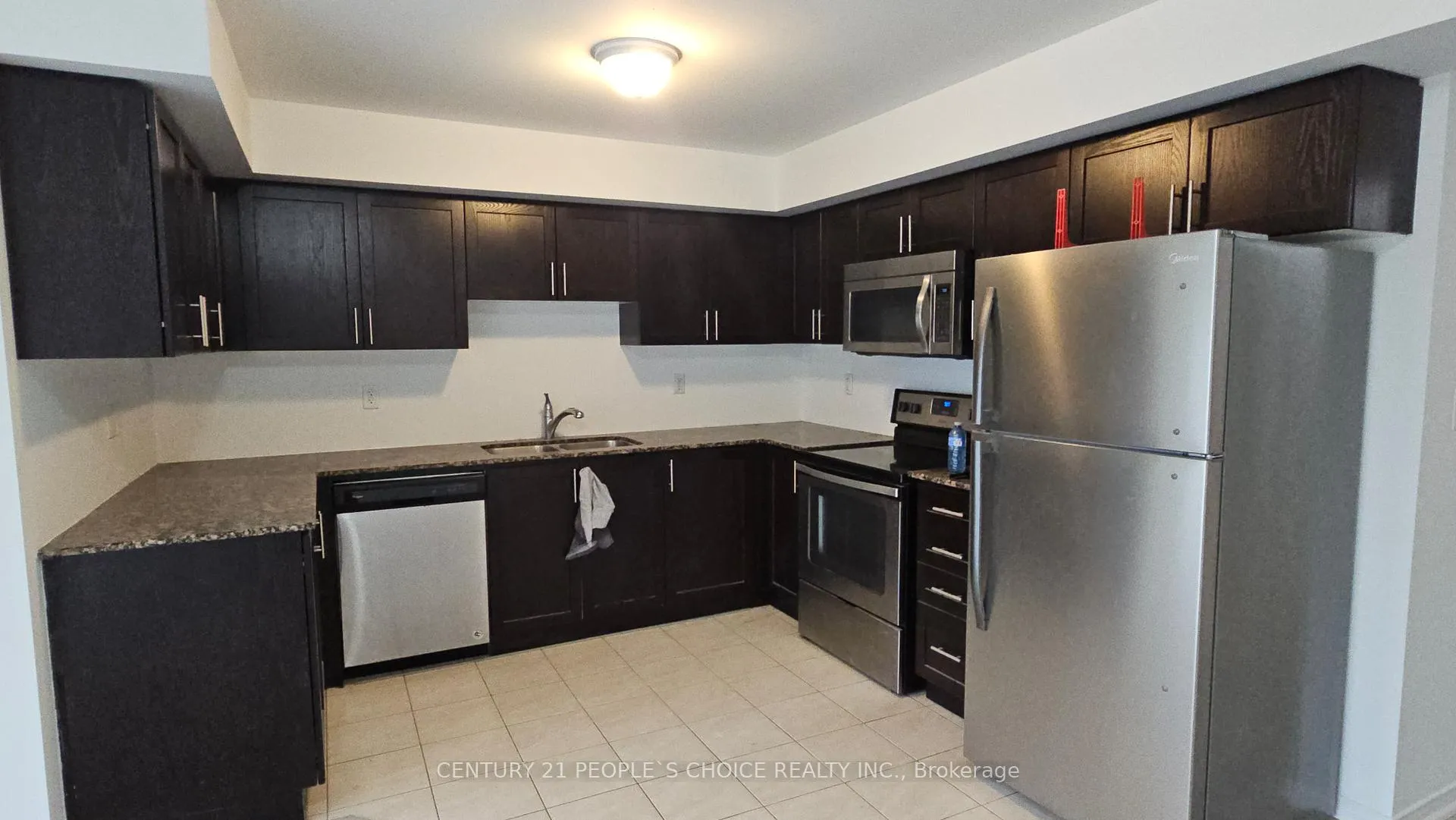 Photo 6 of Unit #5, 2500 Post Road, Oakville, River Oaks — HOMEH