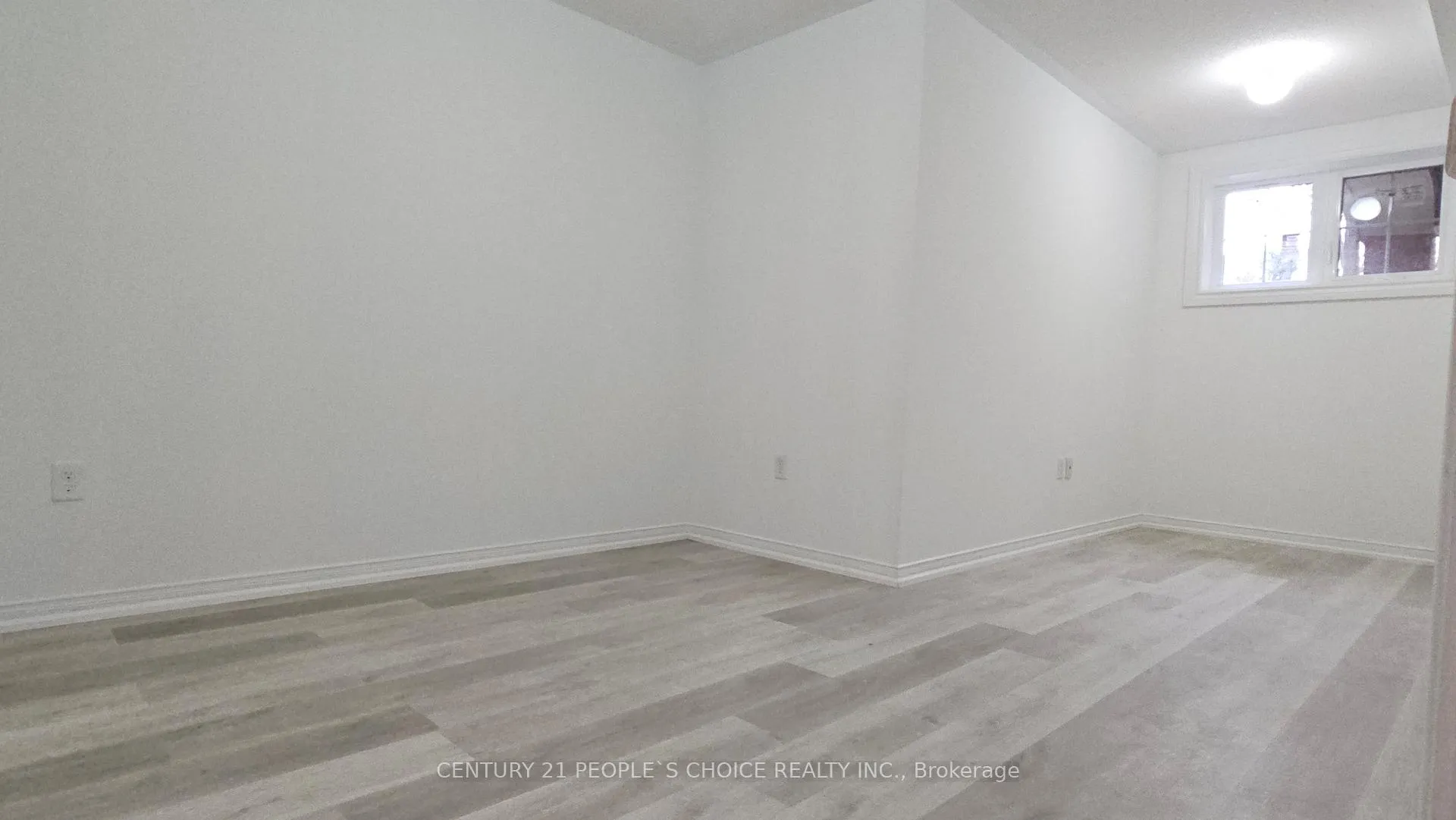 Photo 8 of Unit #5, 2500 Post Road, Oakville, River Oaks — HOMEH