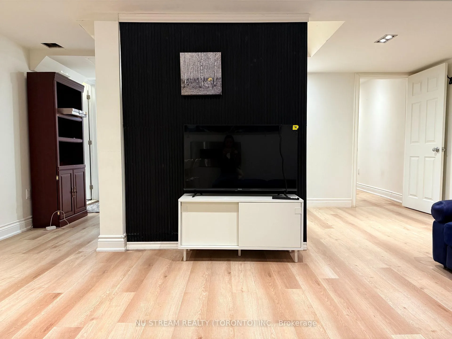 Photo 6 of 45 Henricks Road, Markham, Aileen-Willowbrook — HOMEH