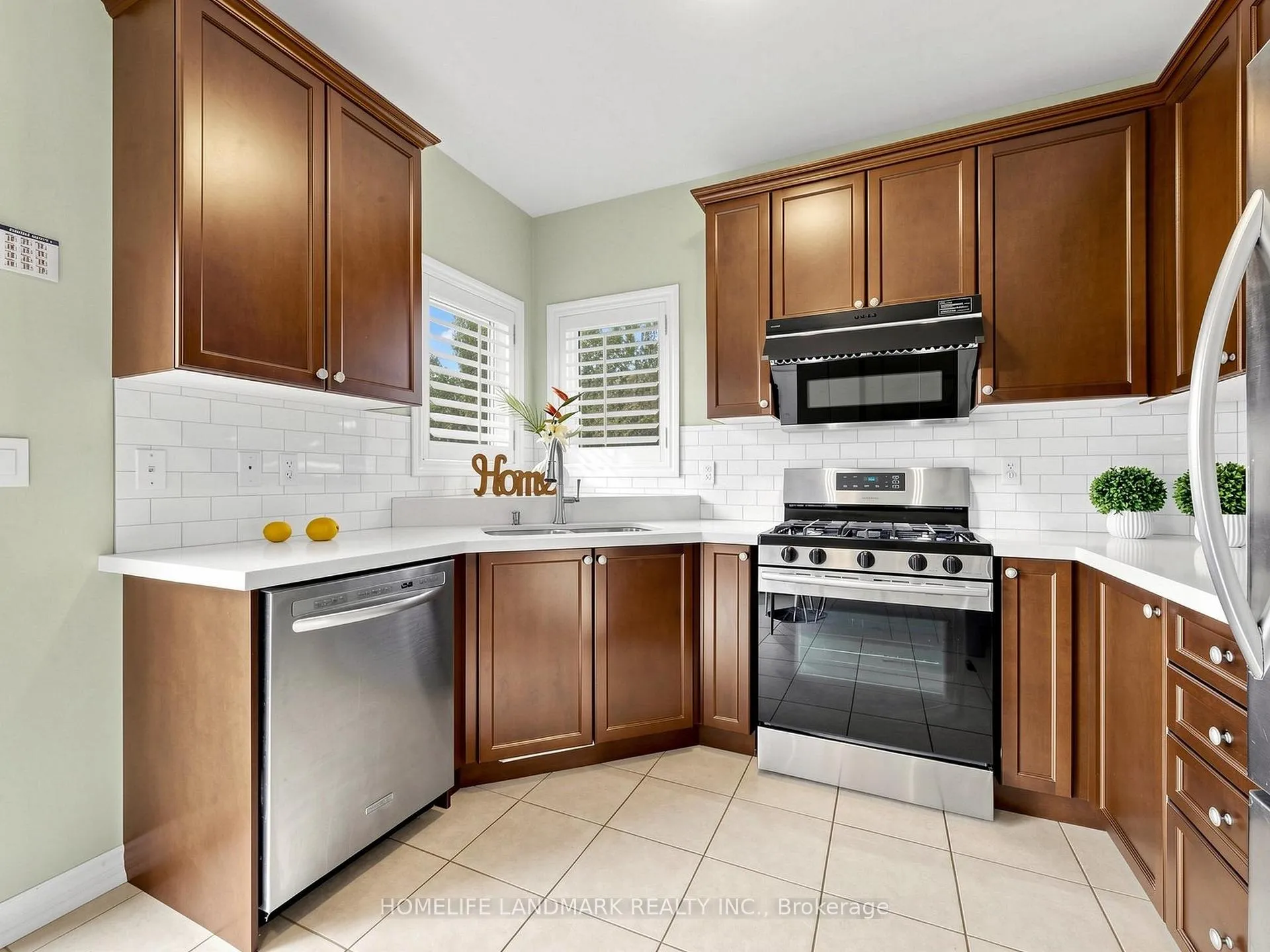 Photo 7 of 84 Lewis Honey Drive, Aurora, Bayview Northeast — HOMEH
