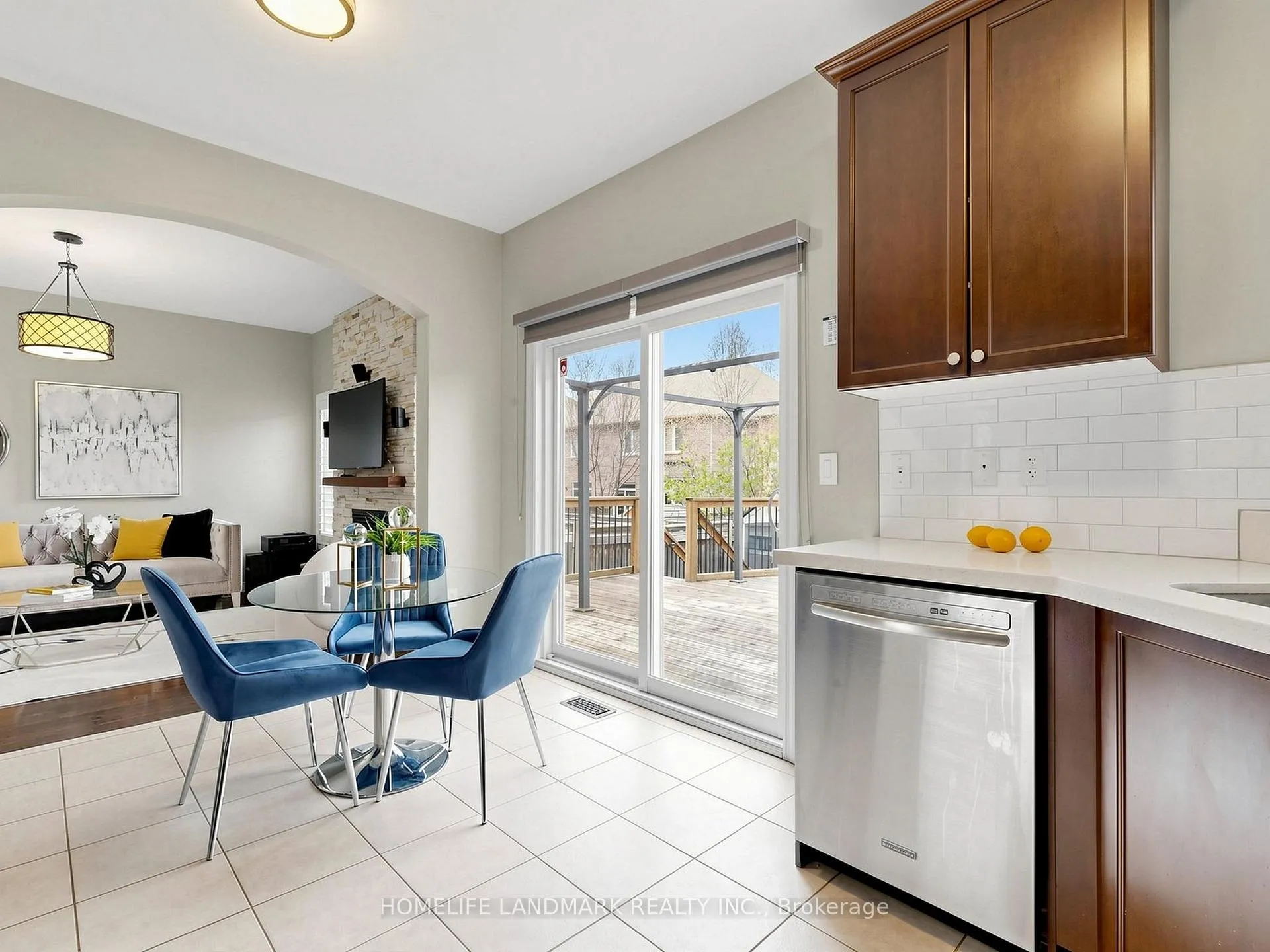 Photo 9 of 84 Lewis Honey Drive, Aurora, Bayview Northeast — HOMEH
