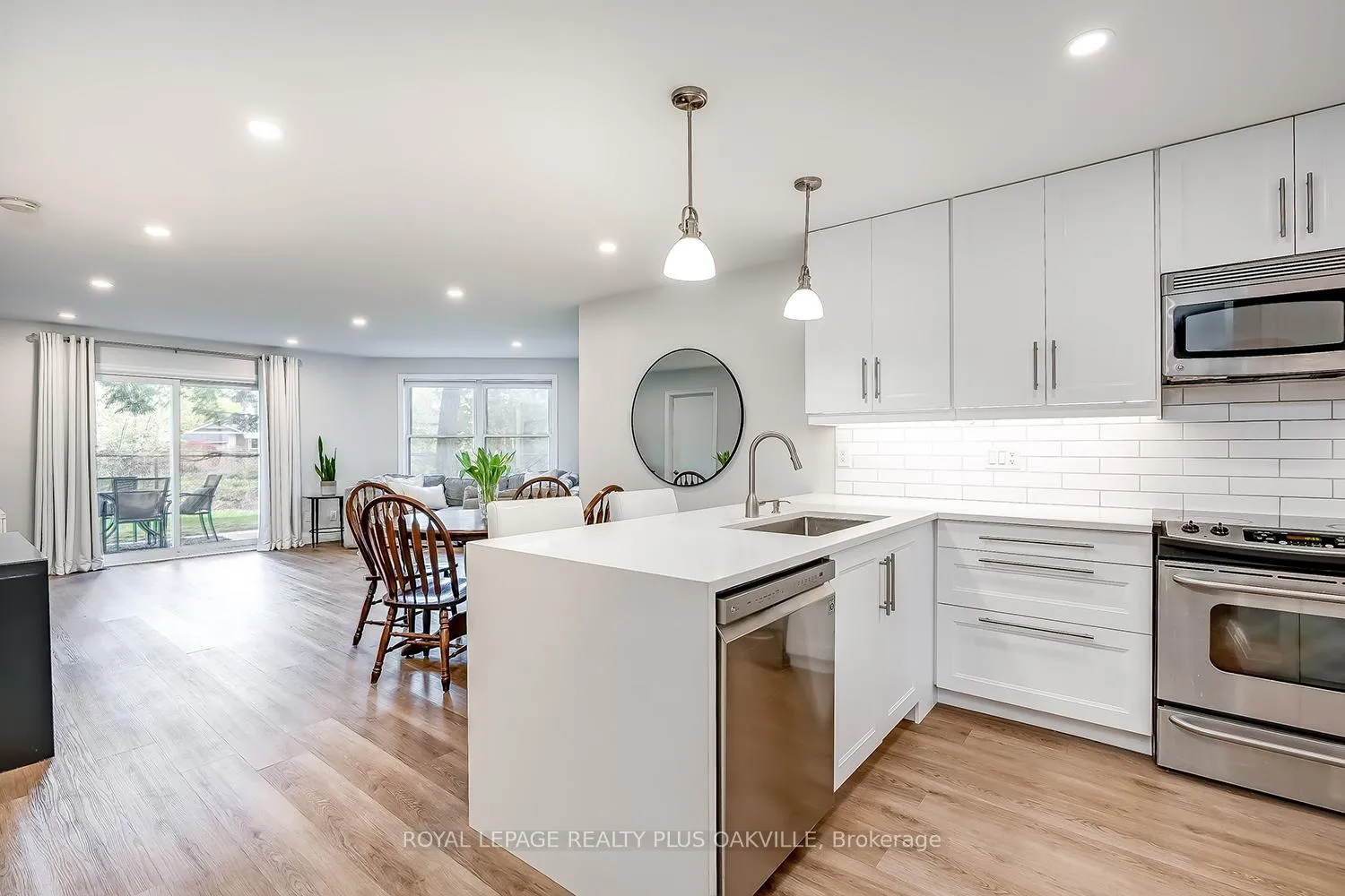 Photo 3 of Unit 205, 1220 Thorpe Road, Burlington, Brant — HOMEH