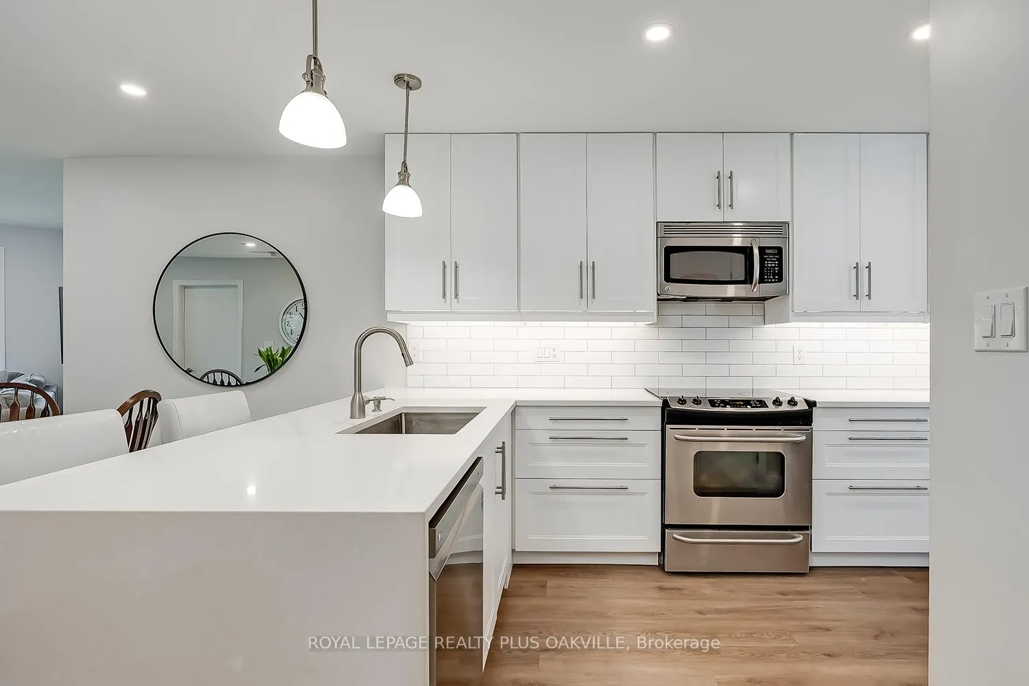 Photo 4 of Unit 205, 1220 Thorpe Road, Burlington, Brant — HOMEH