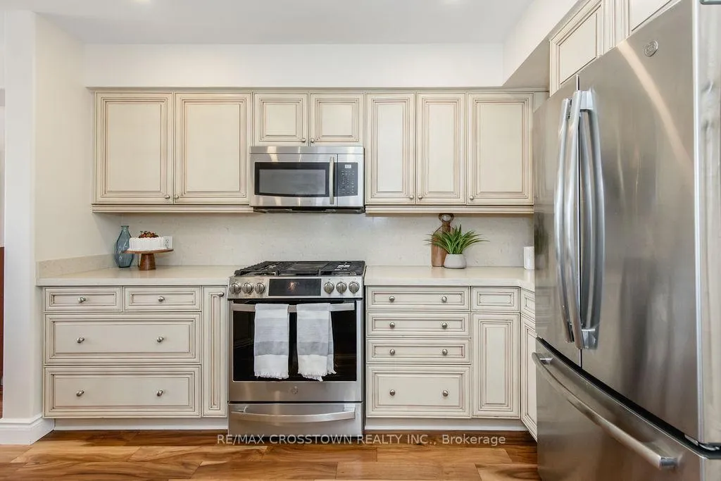 Photo 12 of 324 Cundles Road E, Barrie, Little Lake — HOMEH