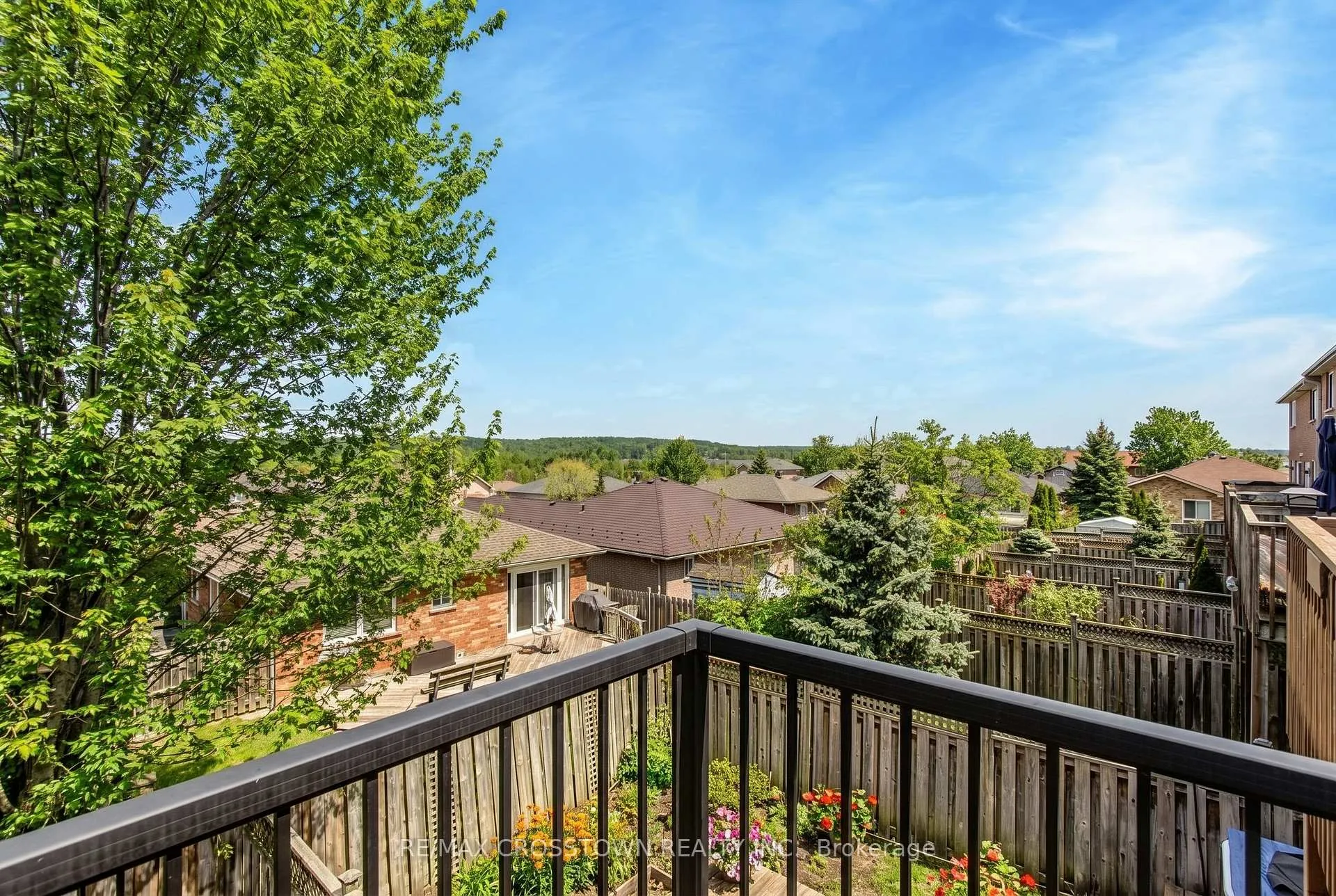 Photo 16 of 324 Cundles Road E, Barrie, Little Lake — HOMEH