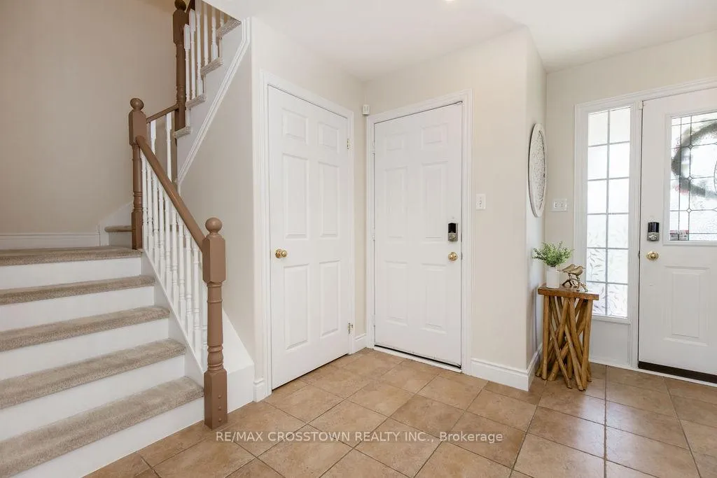 Photo 22 of 324 Cundles Road E, Barrie, Little Lake — HOMEH