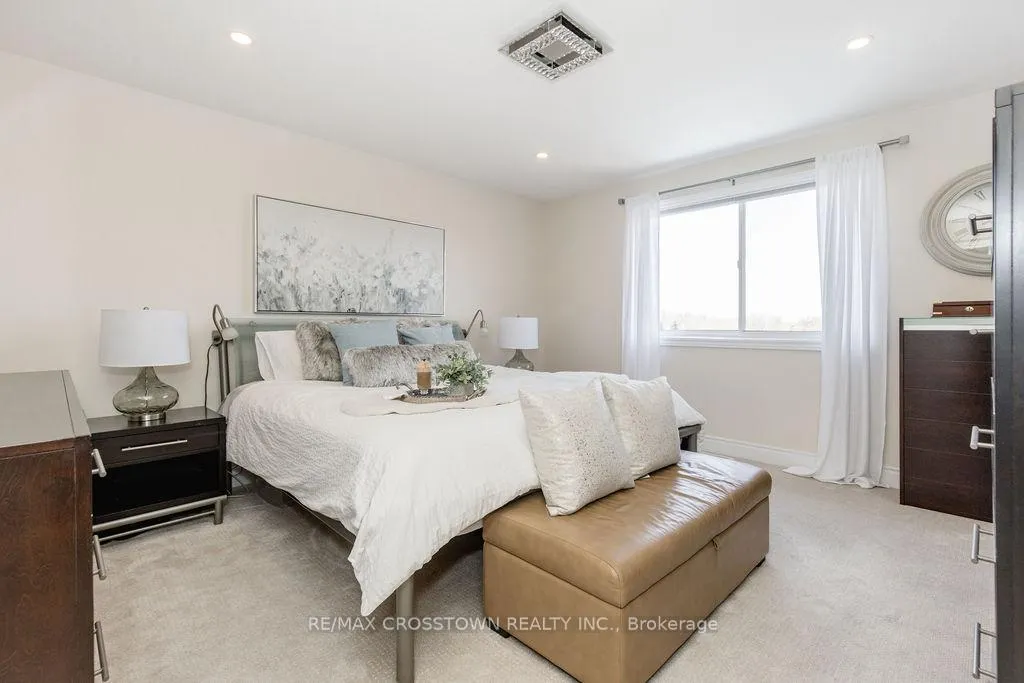 Photo 24 of 324 Cundles Road E, Barrie, Little Lake — HOMEH