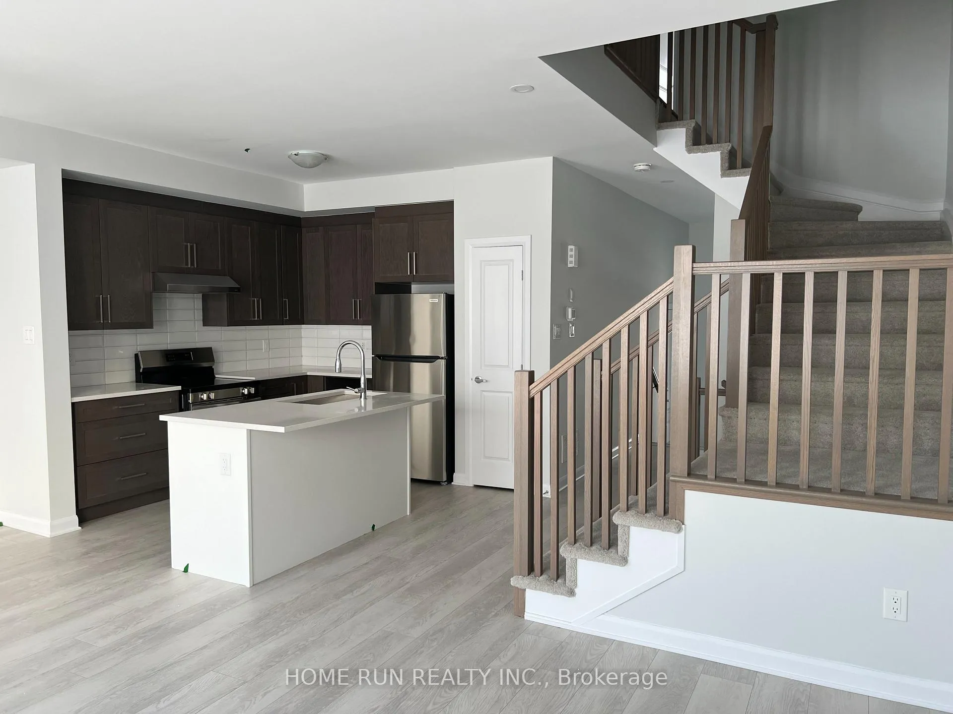 Photo 4 of 144 Invention Boulevard, Ottawa, Kanata - Morgan's Grant/South March — HOMEH