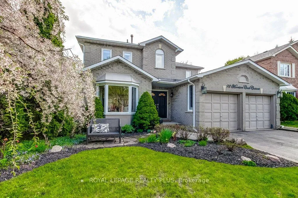 Photo 3 of 92 Morrison Creek Crescent, Oakville, River Oaks — HOMEH