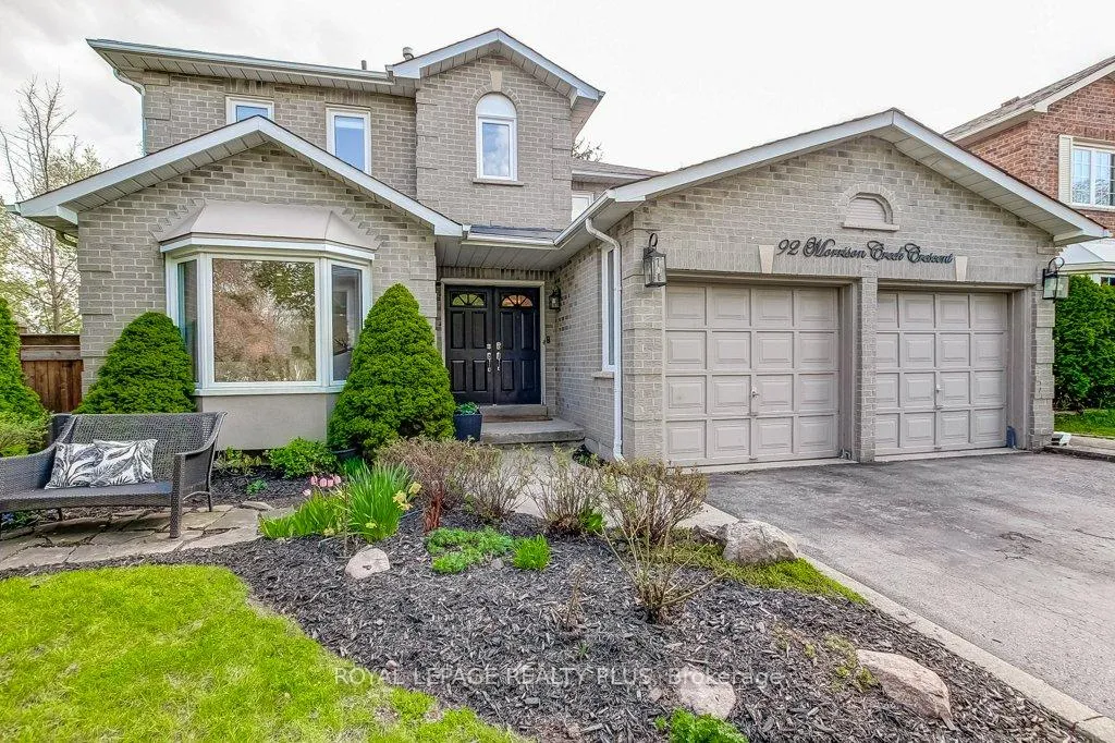 Photo 4 of 92 Morrison Creek Crescent, Oakville, River Oaks — HOMEH