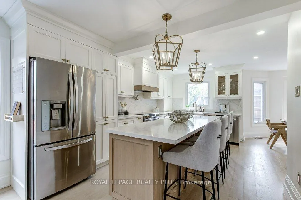 Photo 12 of 92 Morrison Creek Crescent, Oakville, River Oaks — HOMEH