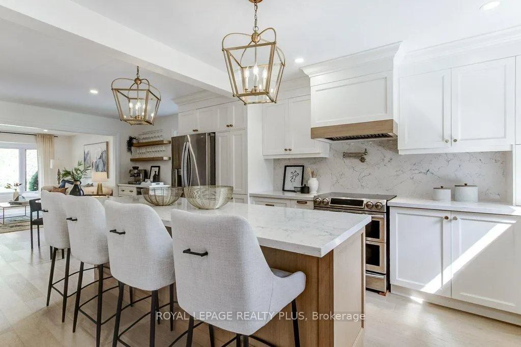 Photo 13 of 92 Morrison Creek Crescent, Oakville, River Oaks — HOMEH