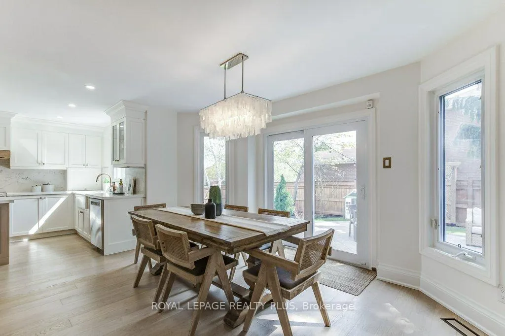Photo 17 of 92 Morrison Creek Crescent, Oakville, River Oaks — HOMEH