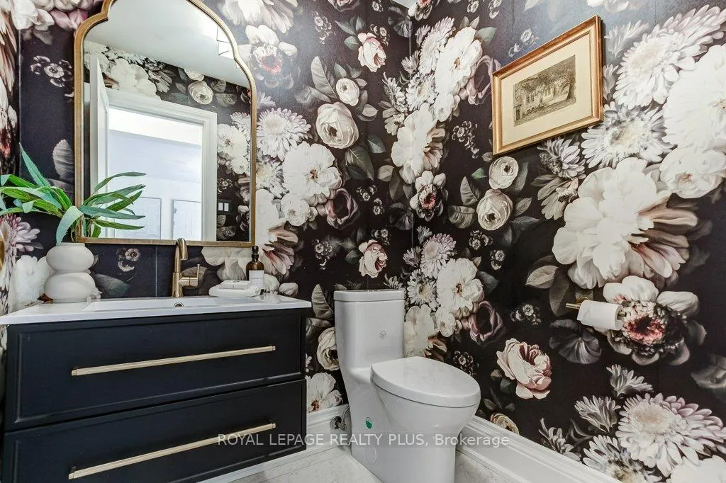 Photo 21 of 92 Morrison Creek Crescent, Oakville, River Oaks — HOMEH