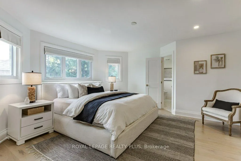 Photo 24 of 92 Morrison Creek Crescent, Oakville, River Oaks — HOMEH