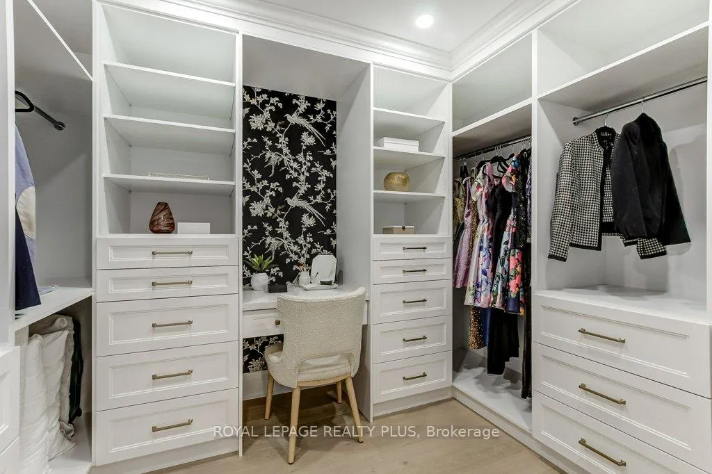 Photo 25 of 92 Morrison Creek Crescent, Oakville, River Oaks — HOMEH