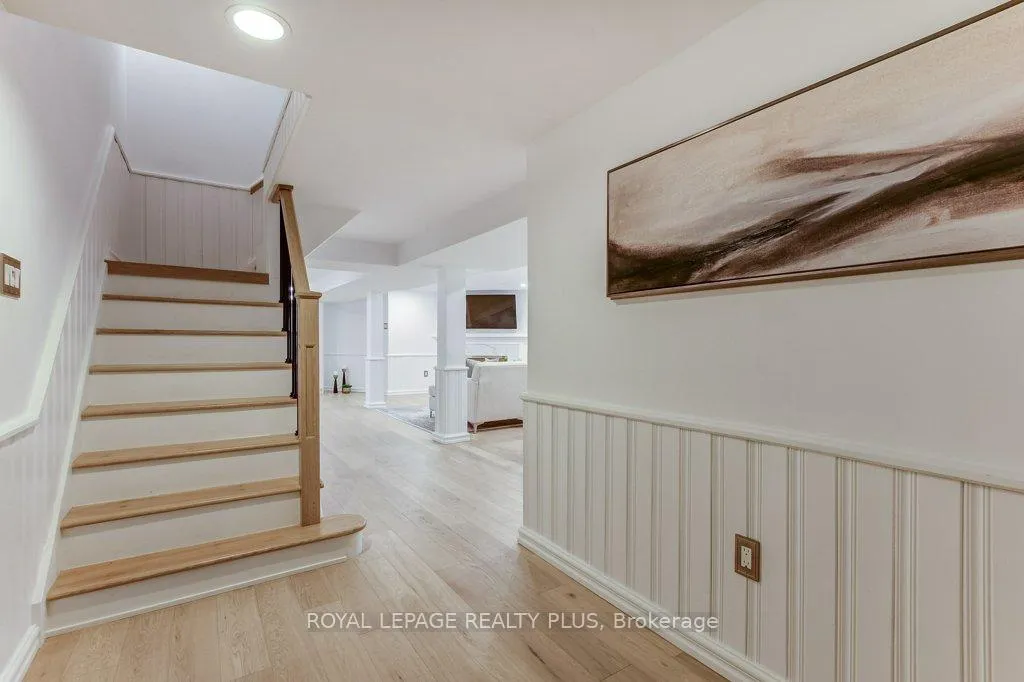 Photo 32 of 92 Morrison Creek Crescent, Oakville, River Oaks — HOMEH