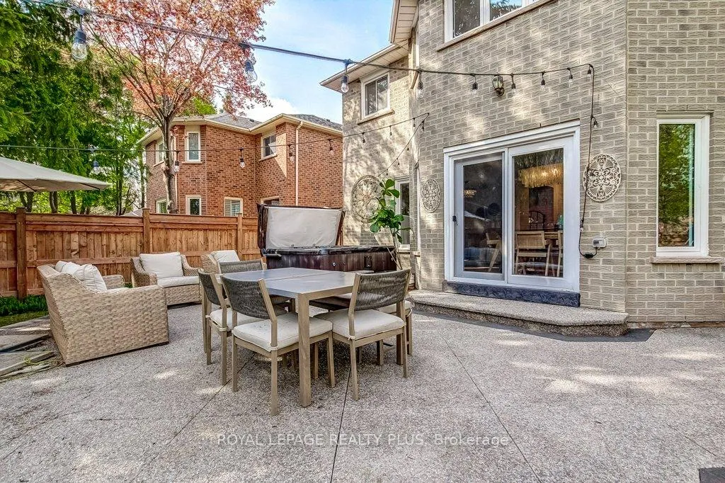 Photo 40 of 92 Morrison Creek Crescent, Oakville, River Oaks — HOMEH