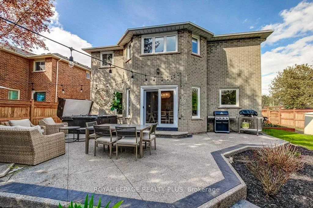 Photo 41 of 92 Morrison Creek Crescent, Oakville, River Oaks — HOMEH