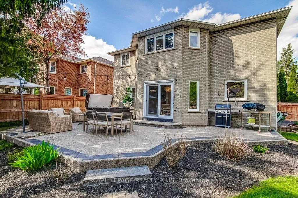 Photo 43 of 92 Morrison Creek Crescent, Oakville, River Oaks — HOMEH