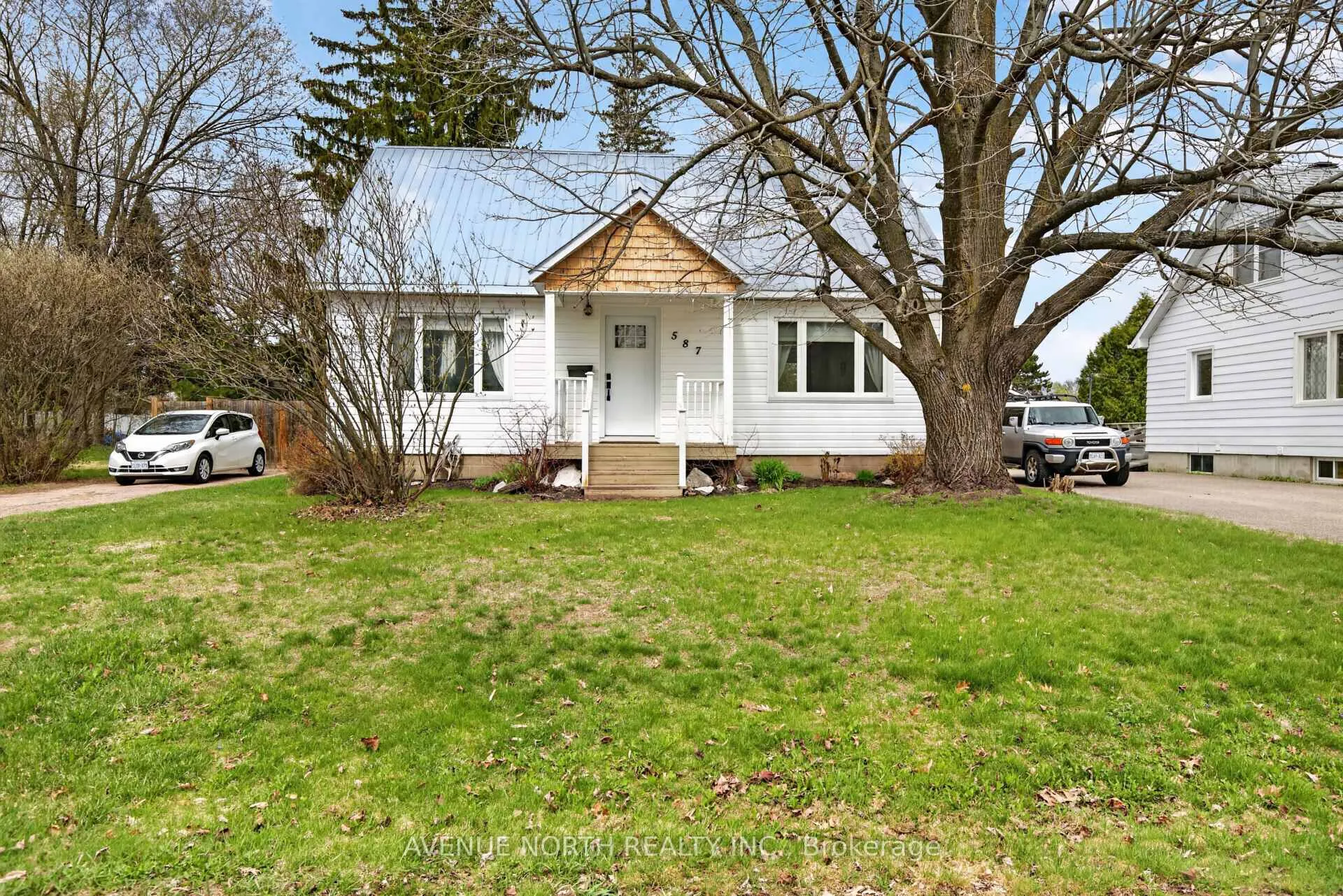 Front of 587 Roy Street W