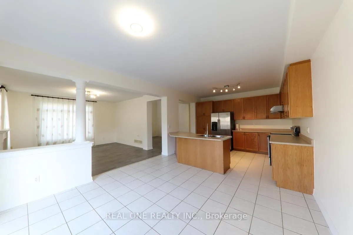Photo 14 of 29 Duckfield Crescent, Ajax, South East — HOMEH