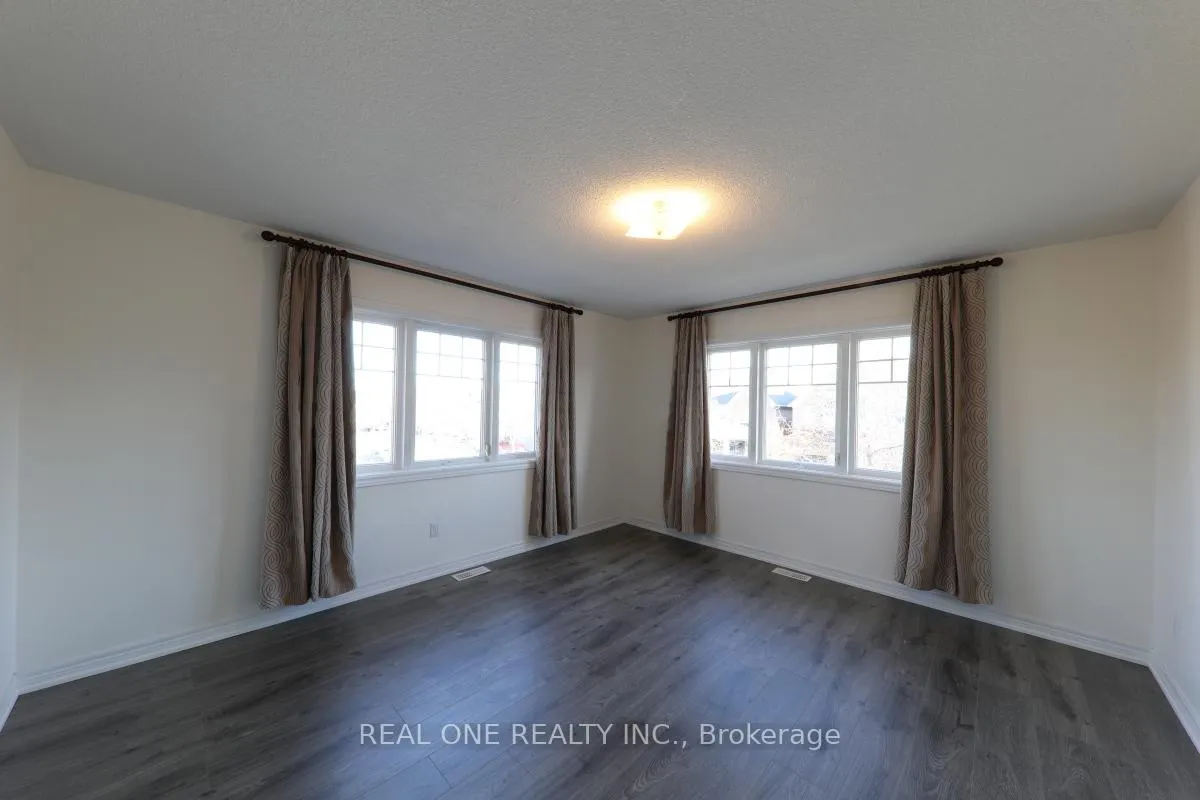 Photo 17 of 29 Duckfield Crescent, Ajax, South East — HOMEH