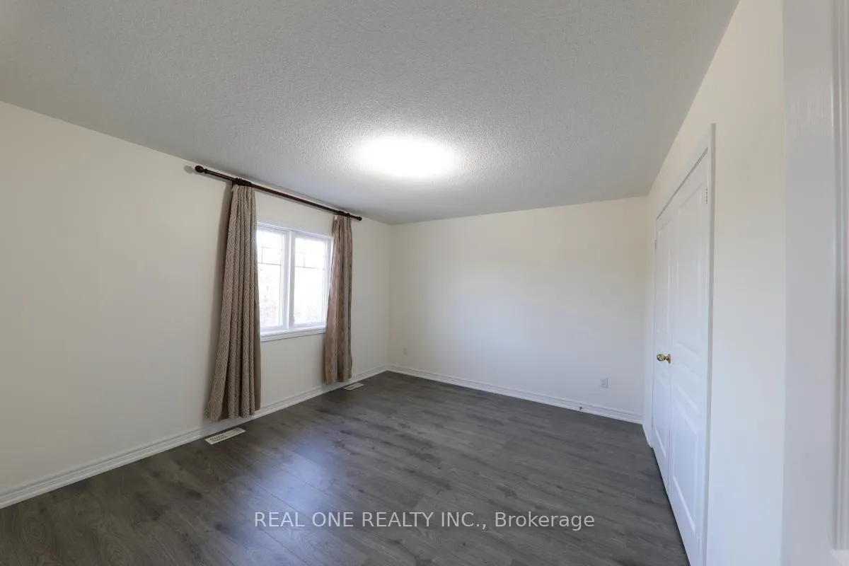 Photo 18 of 29 Duckfield Crescent, Ajax, South East — HOMEH