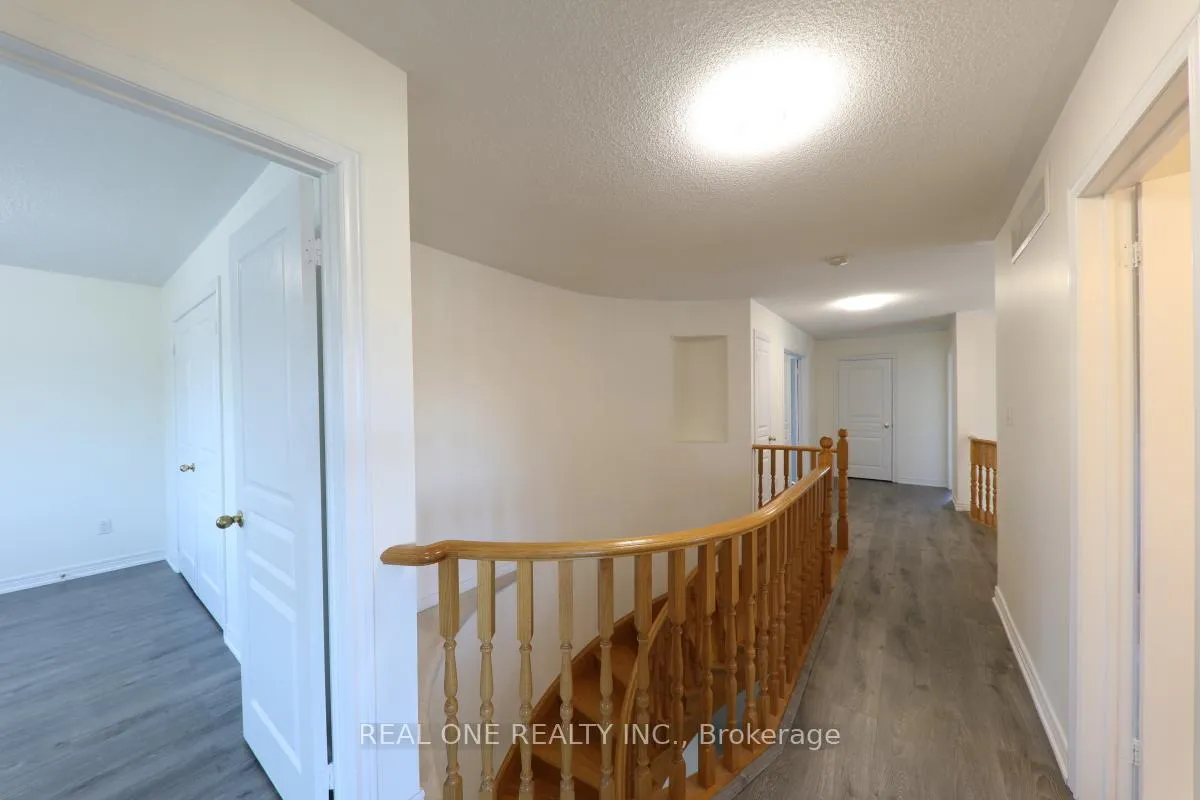 Photo 20 of 29 Duckfield Crescent, Ajax, South East — HOMEH