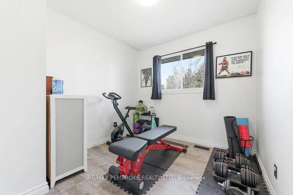 Photo 14 of 20 Elmer Avenue, Petawawa — HOMEH